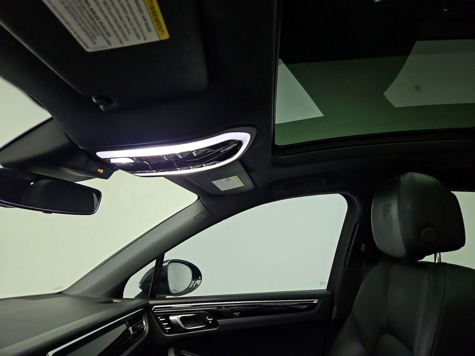 2021 Porsche Macan S - Photo 21