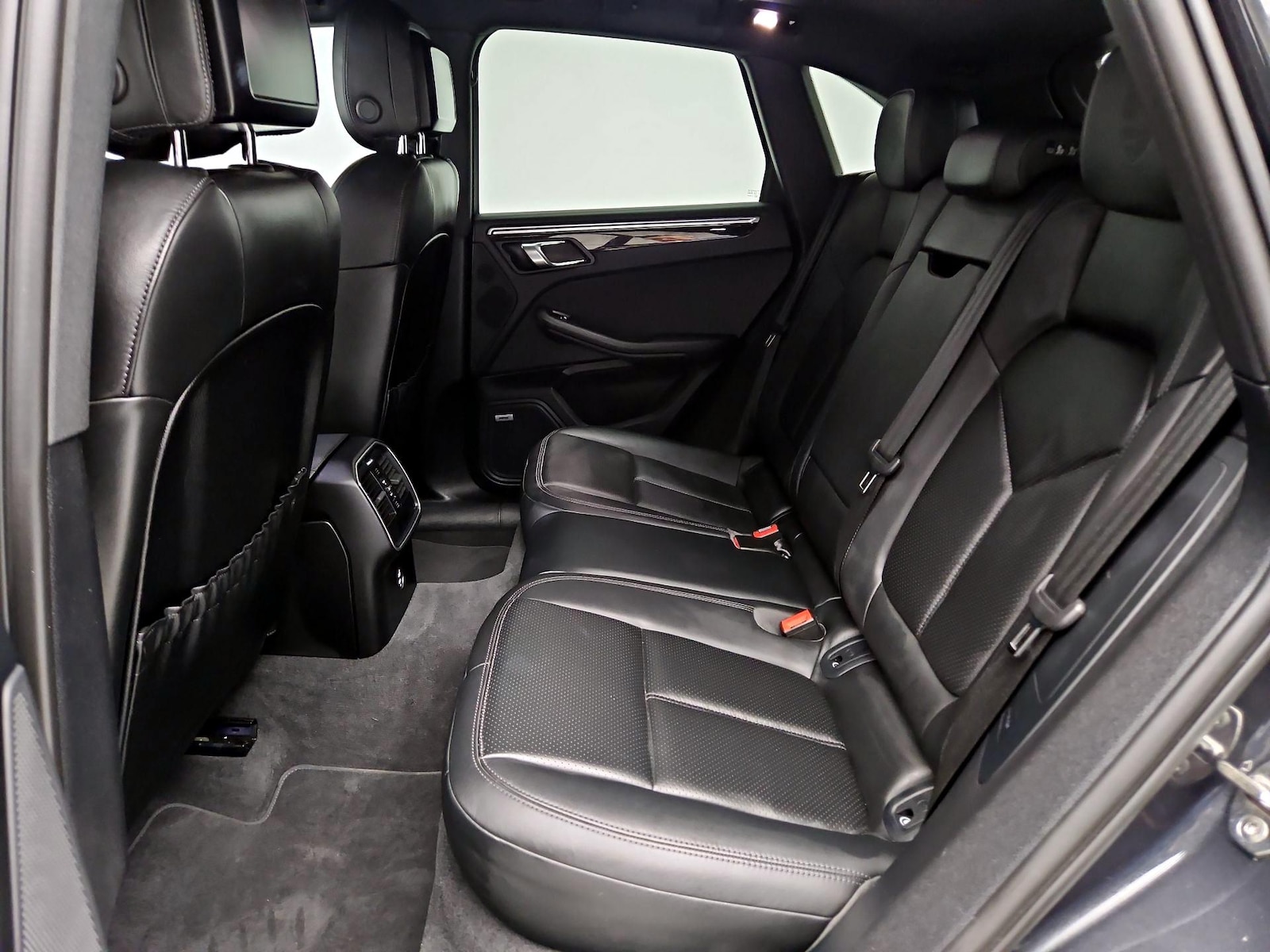 2021 Porsche Macan S - Photo 22