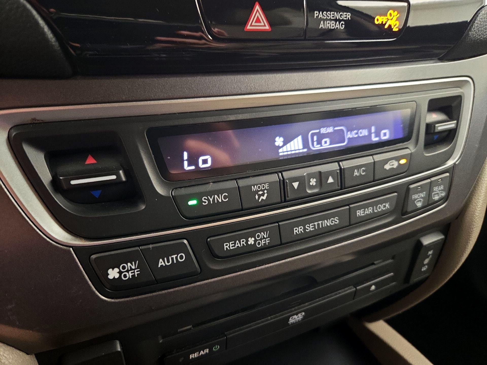Thumbnail: 2016 Honda Pilot - 15
