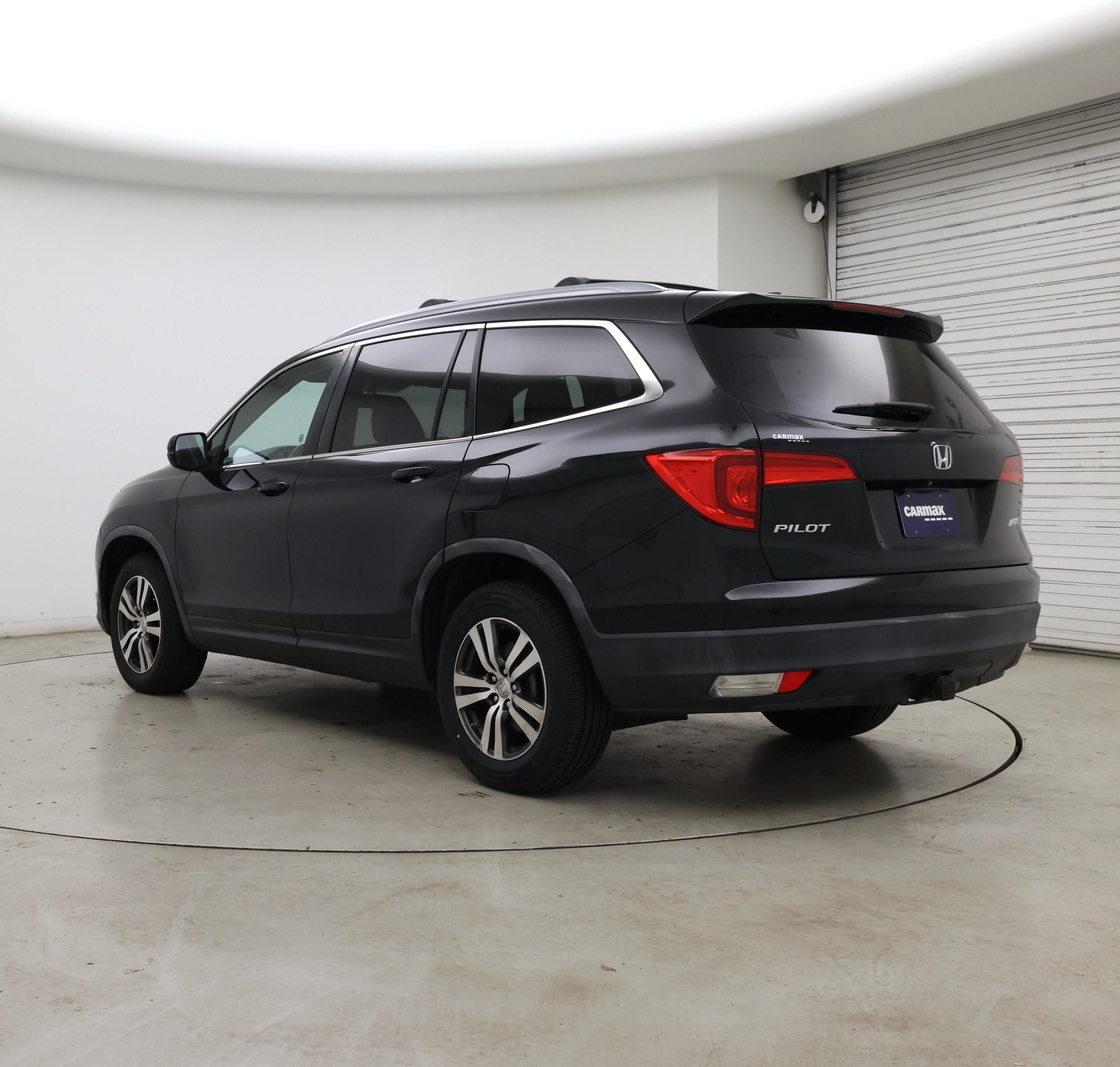 Thumbnail: 2016 Honda Pilot - 2