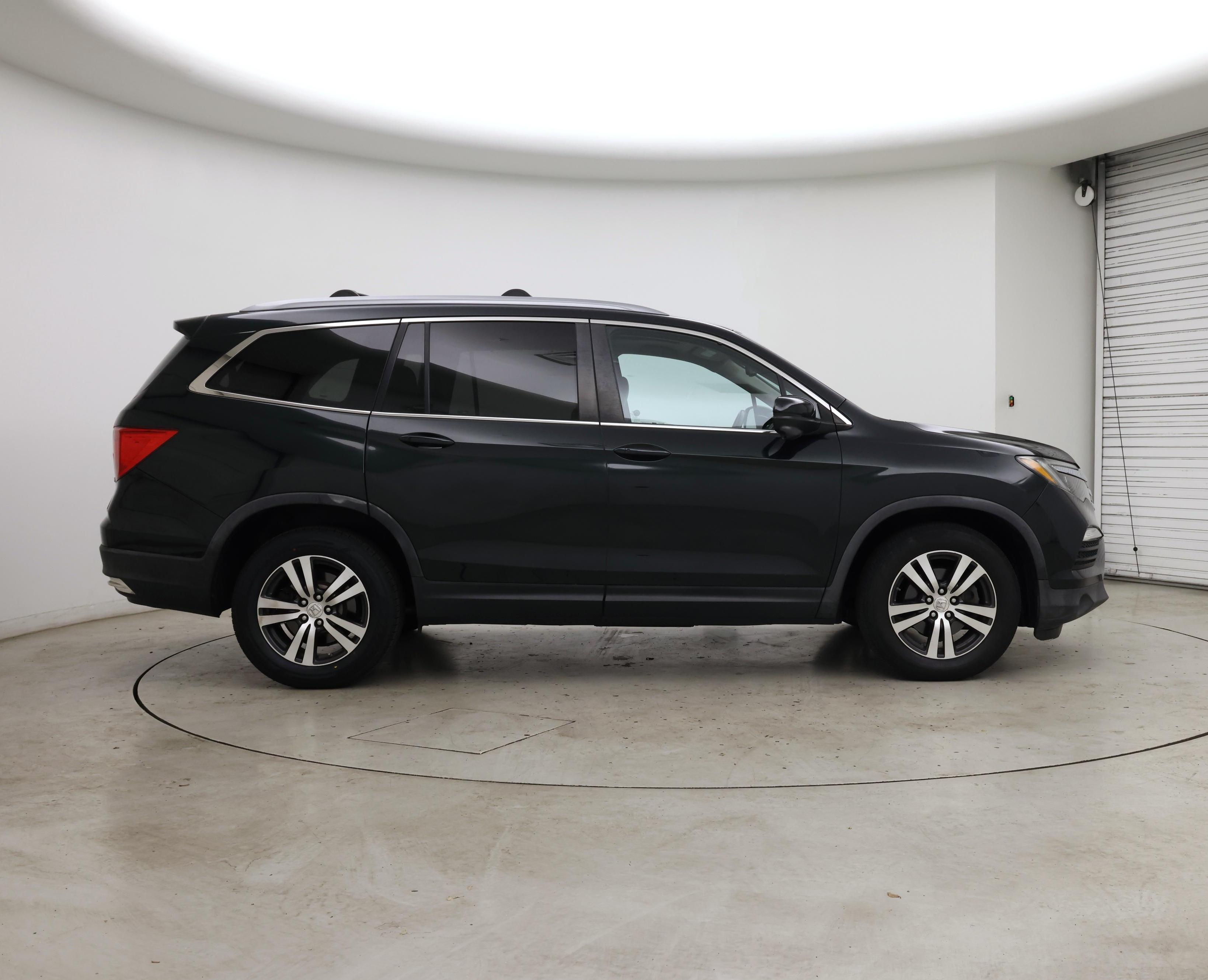 Thumbnail: 2016 Honda Pilot - 7