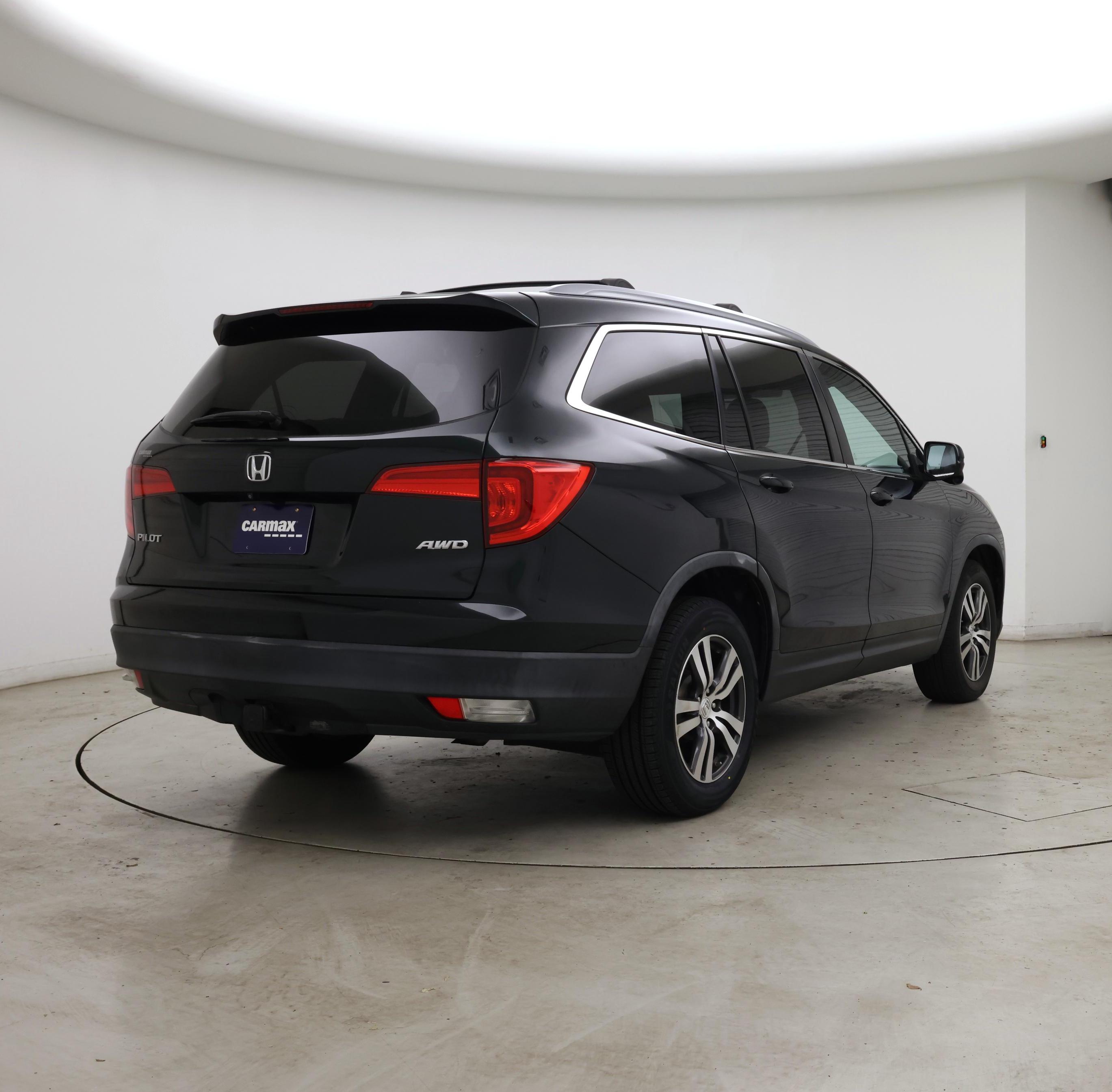 Thumbnail: 2016 Honda Pilot - 8