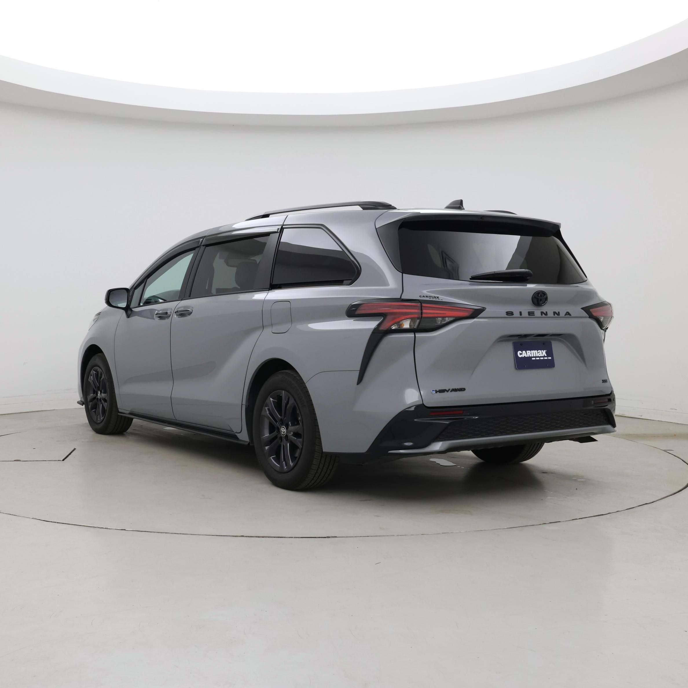 Thumbnail: 2026 Toyota Sienna - 2