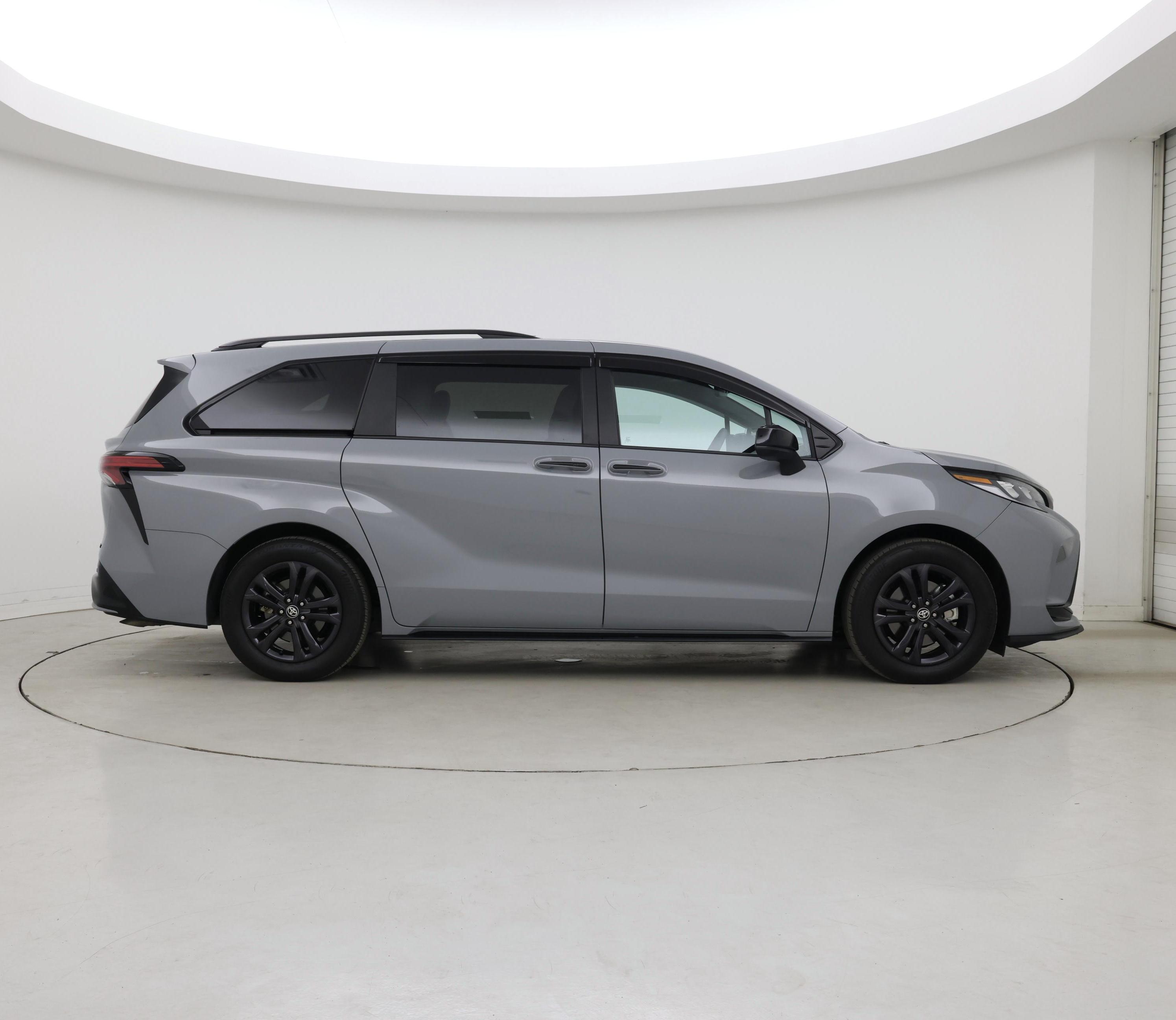 Thumbnail: 2026 Toyota Sienna - 7