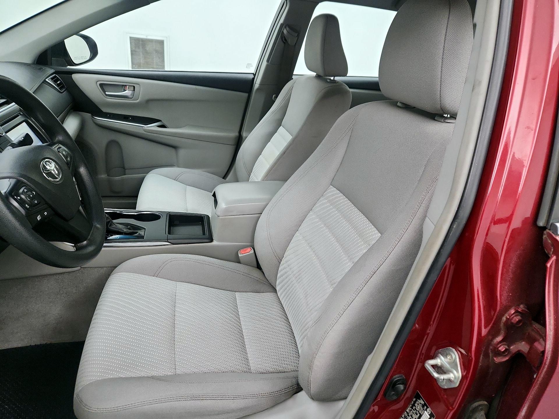 Thumbnail: 2015 Toyota Camry - 11