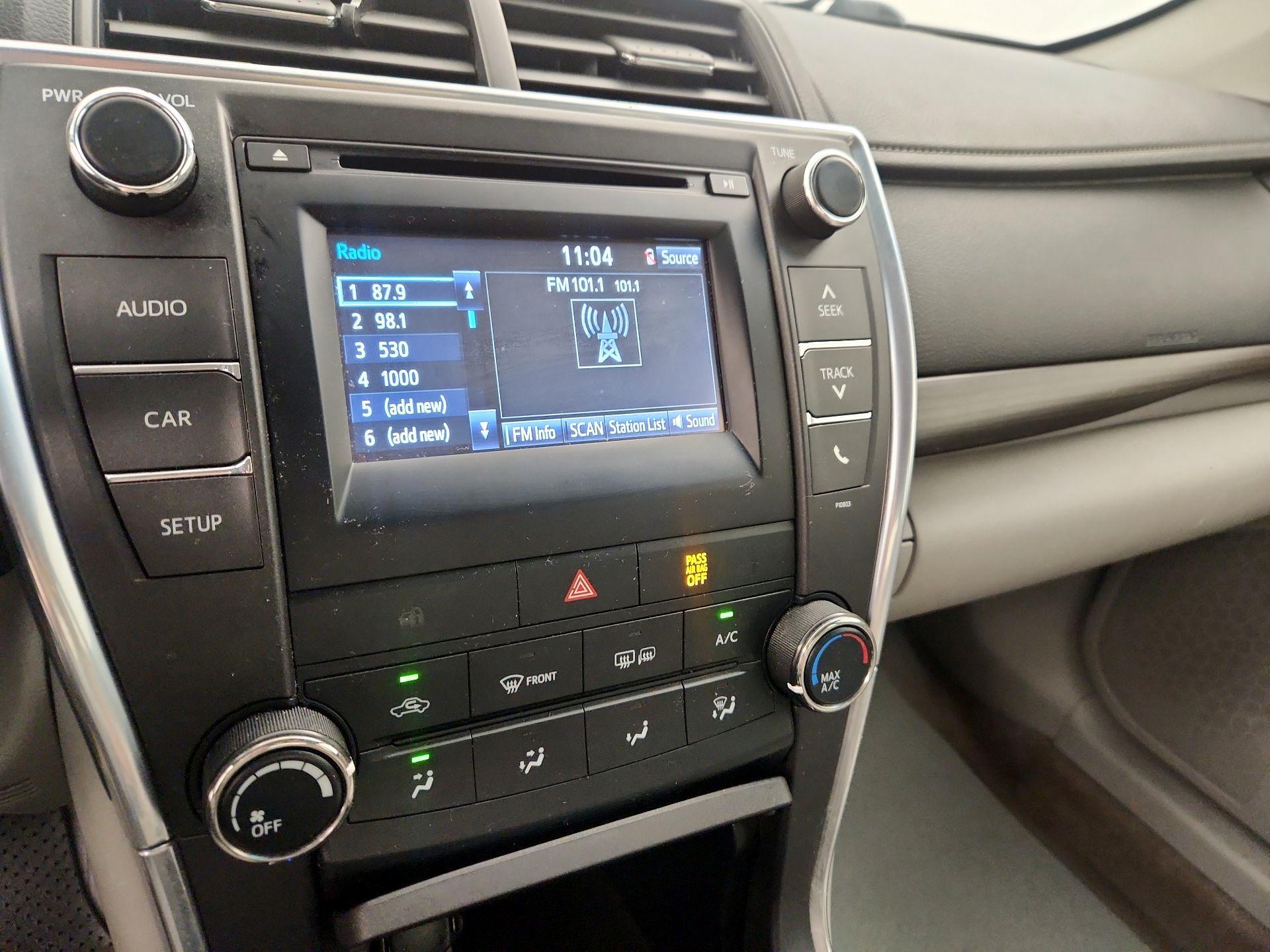 Thumbnail: 2015 Toyota Camry - 15