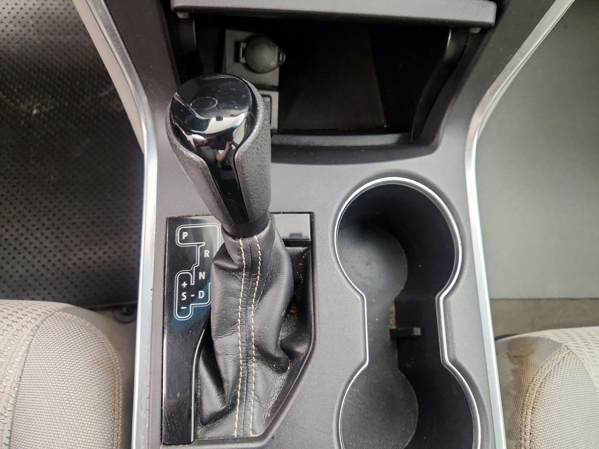 Thumbnail: 2015 Toyota Camry - 17