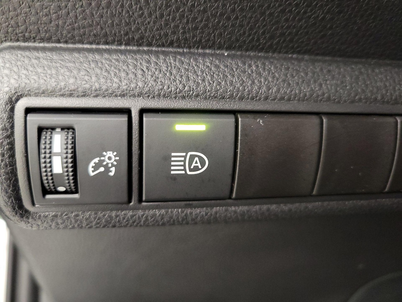 2025 Toyota Corolla SE - Photo 14