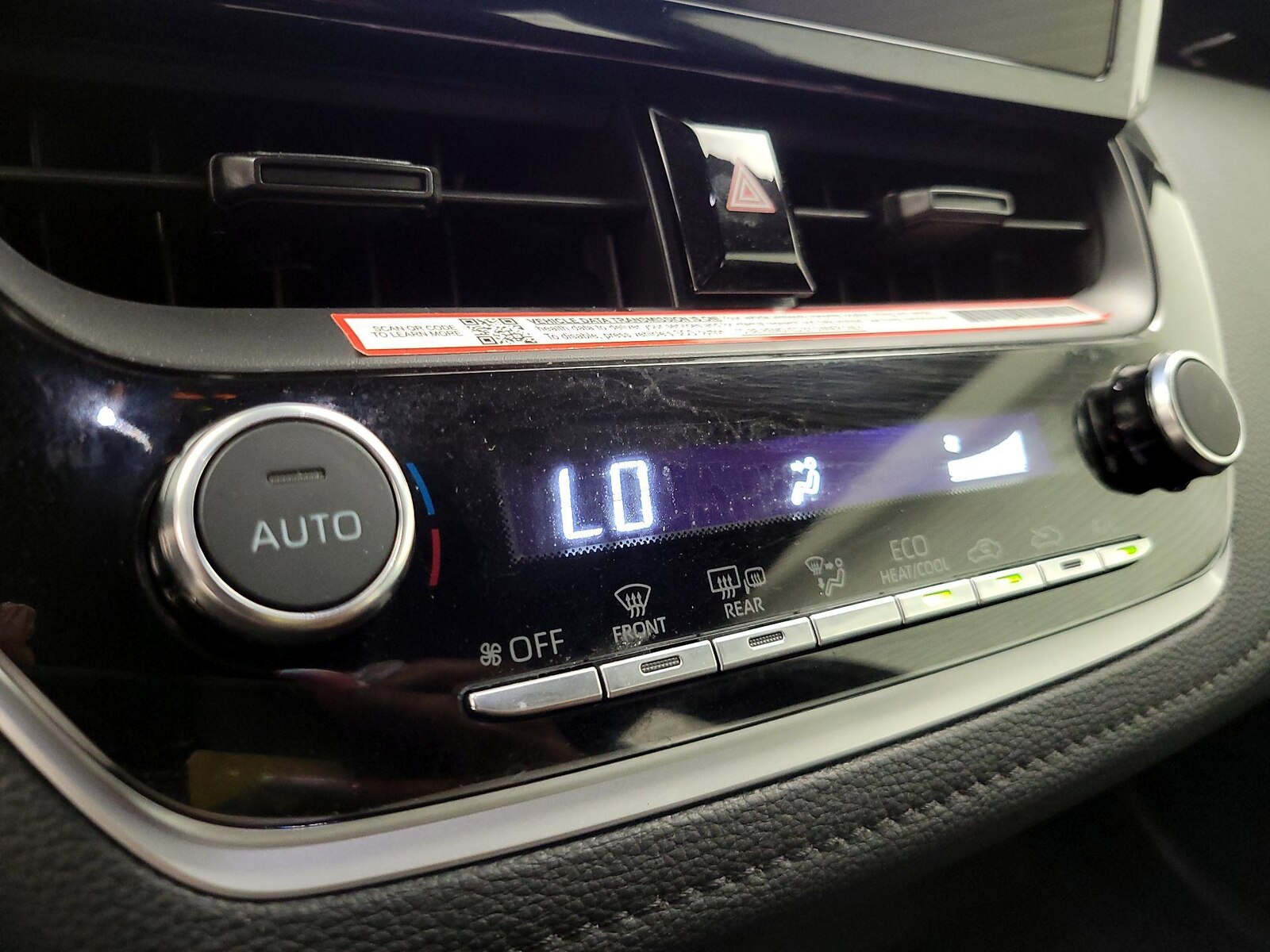 2025 Toyota Corolla SE - Photo 17