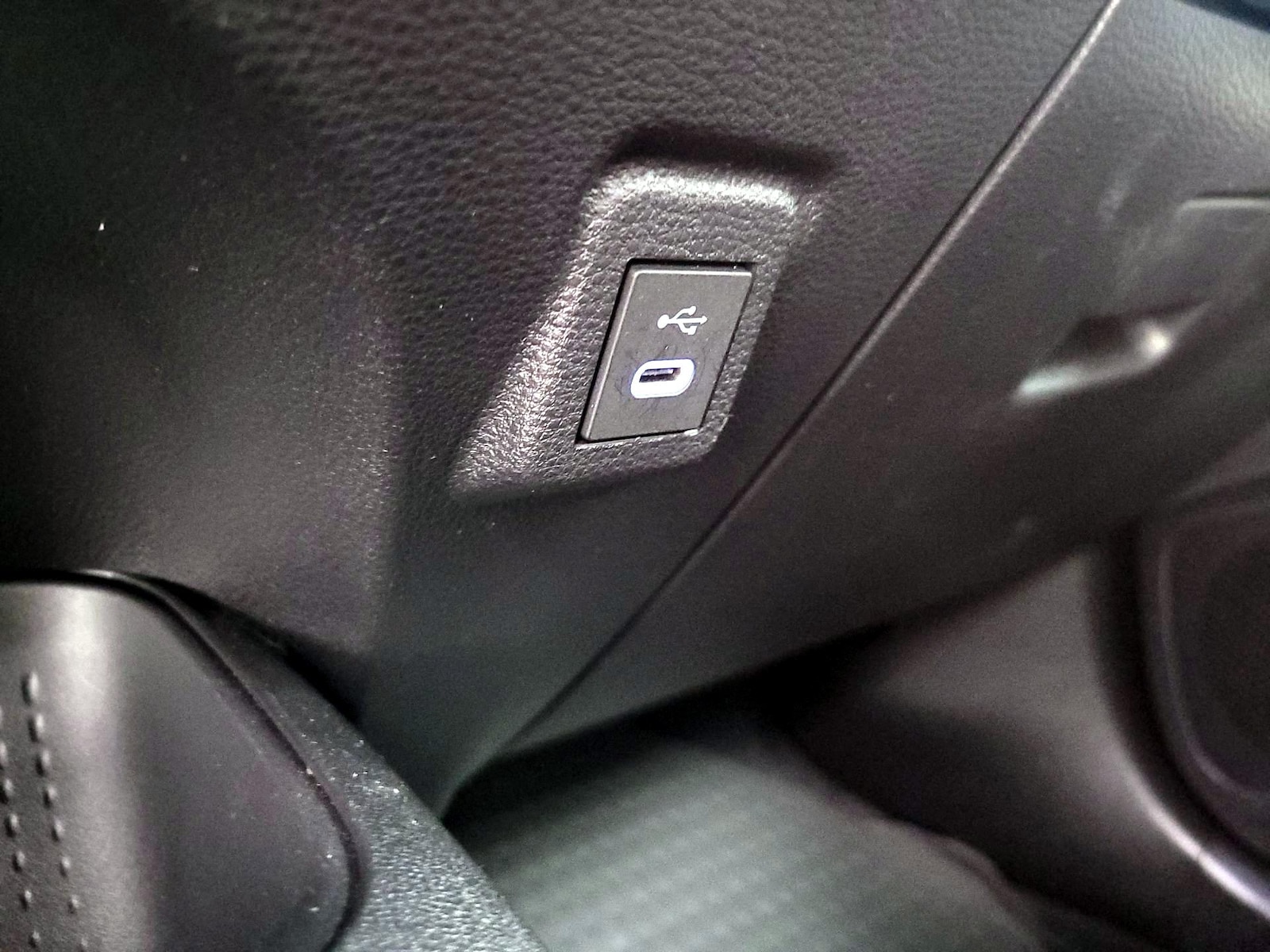 2025 Toyota Corolla SE - Photo 19