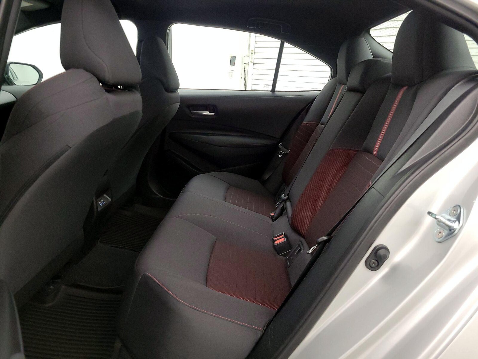 2025 Toyota Corolla SE - Photo 20