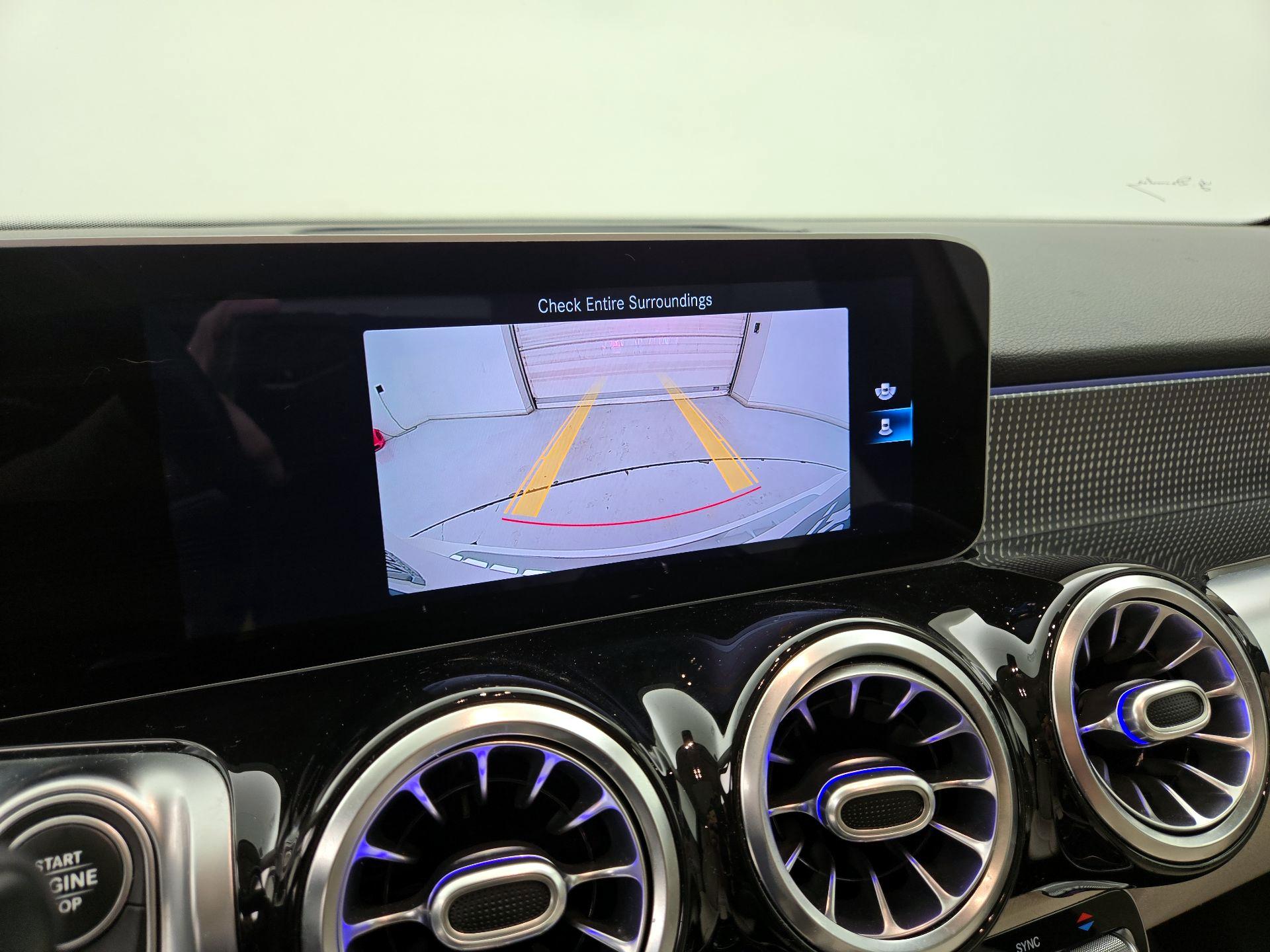 Thumbnail: 2021 Mercedes-Benz GLB - 14