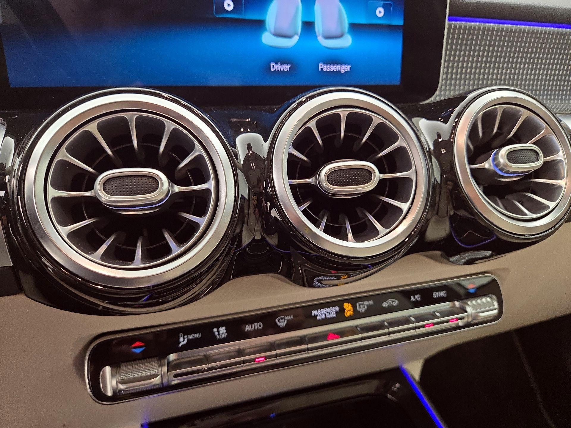 Thumbnail: 2021 Mercedes-Benz GLB - 16