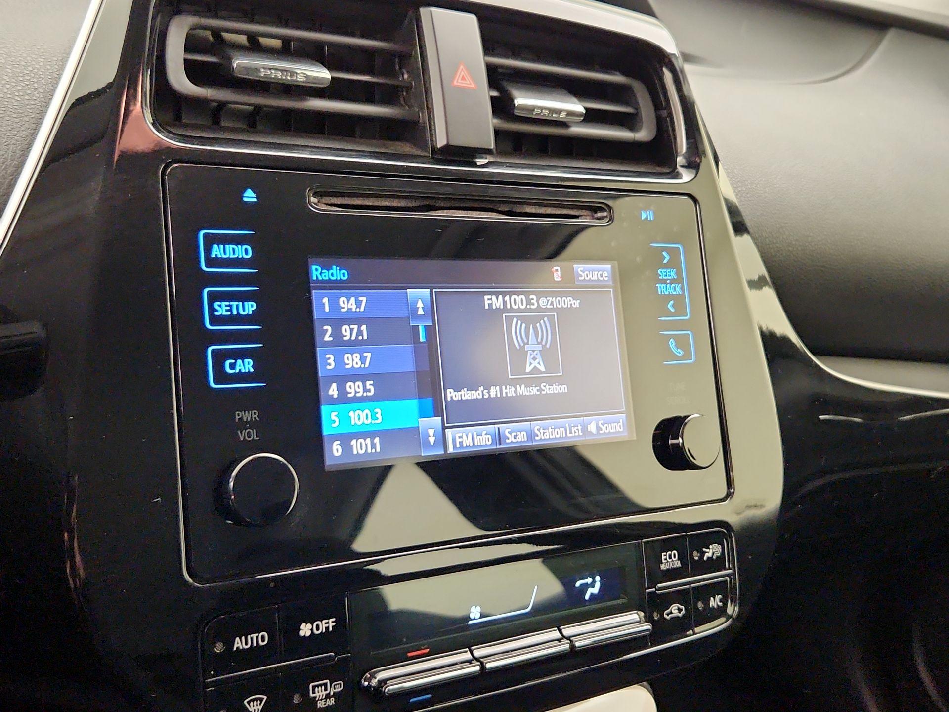 Thumbnail: 2018 Toyota Prius - 15