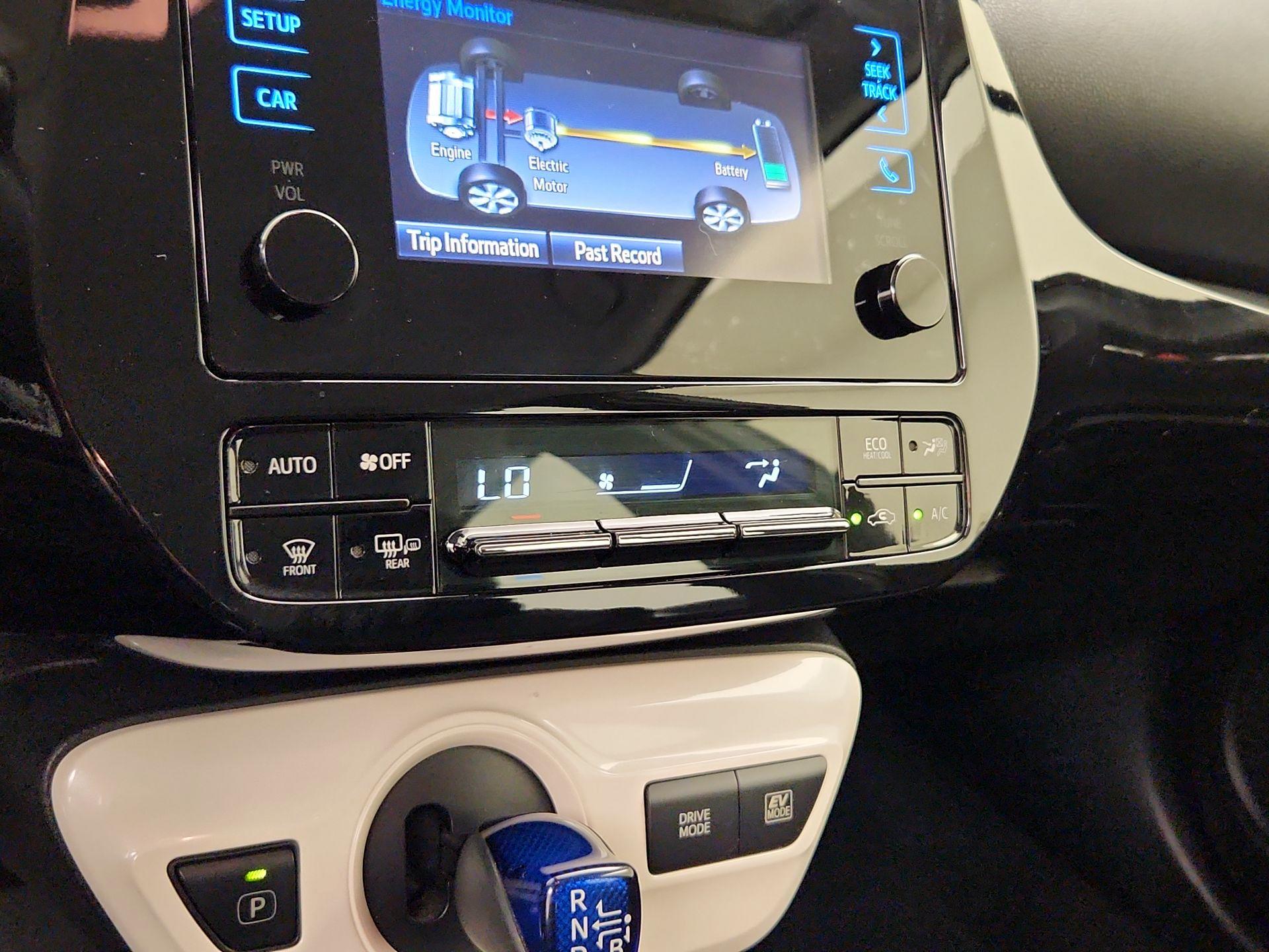 Thumbnail: 2018 Toyota Prius - 16