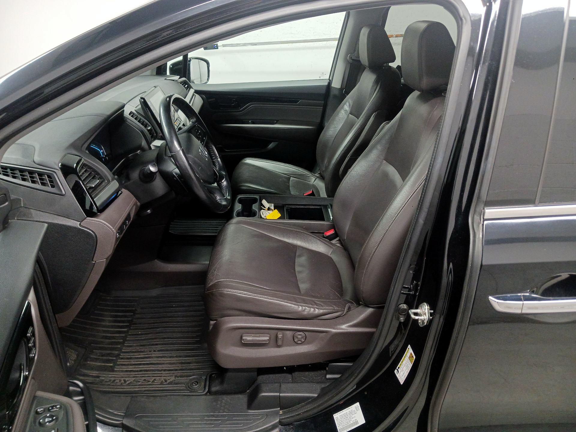 Thumbnail: 2018 Honda Odyssey - 11