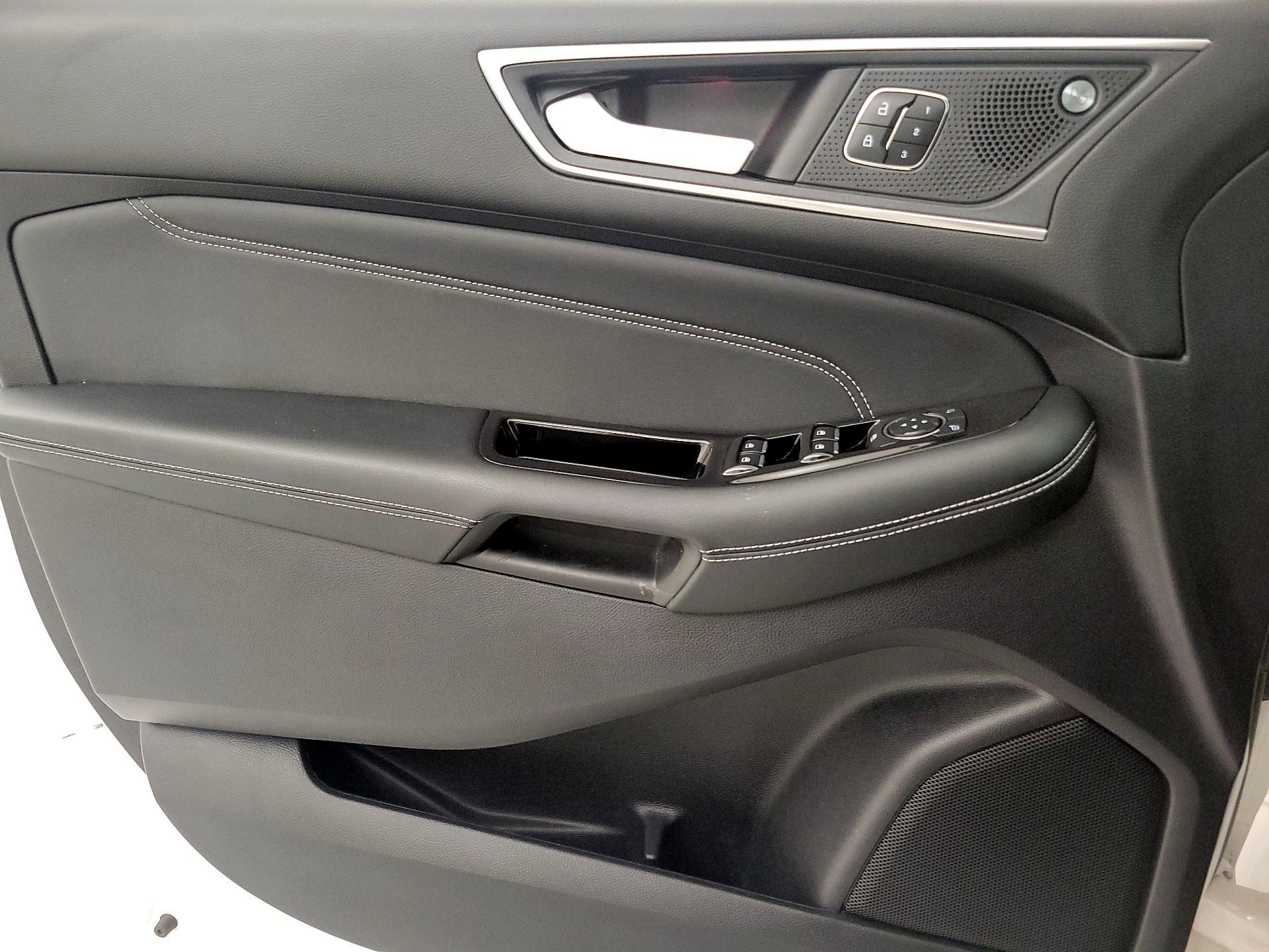 Thumbnail: 2019 Ford Edge - 12