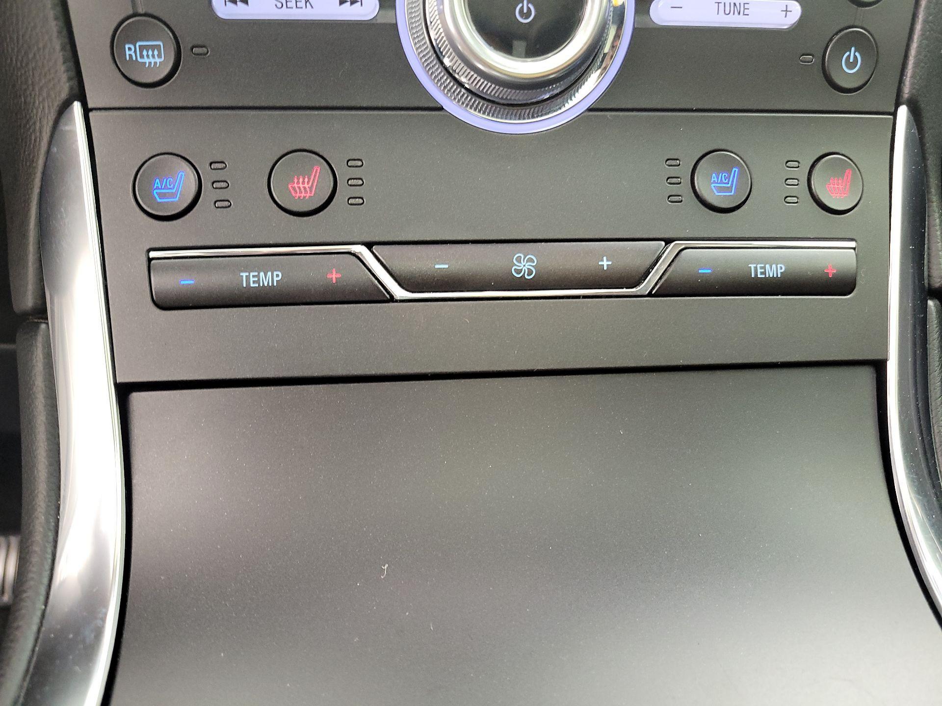 Thumbnail: 2019 Ford Edge - 17