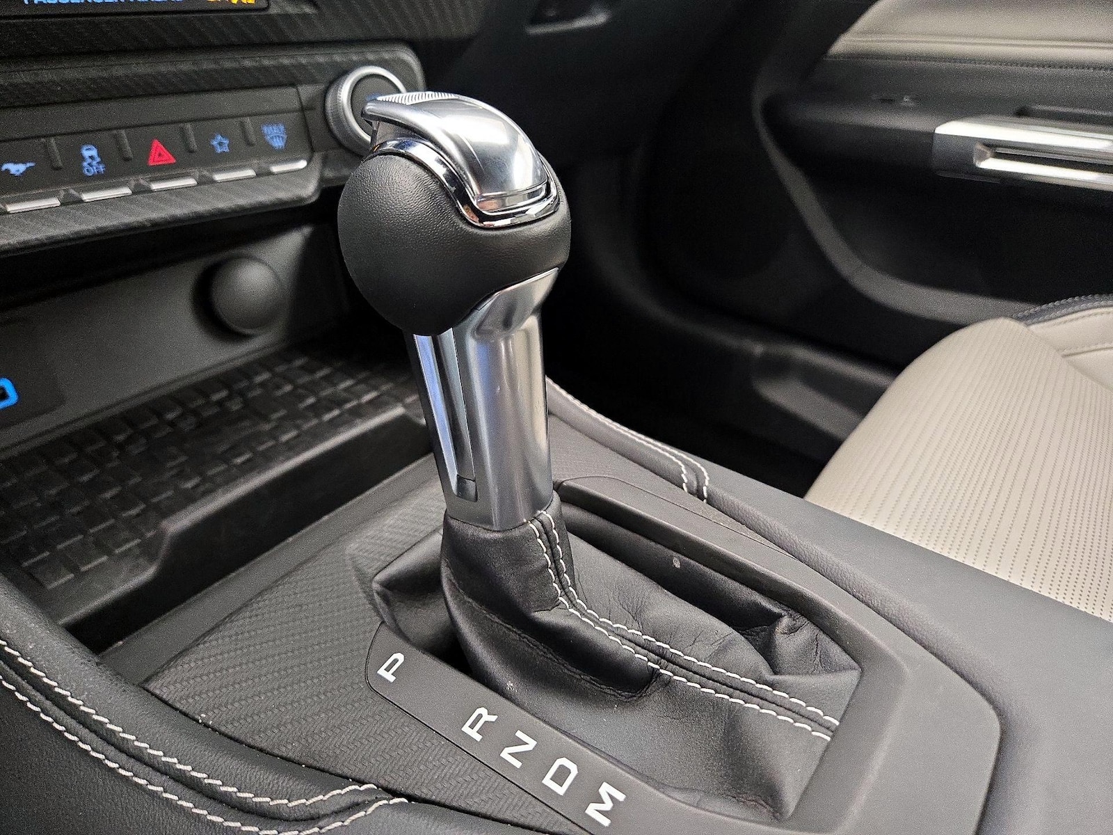 2024 Ford Mustang GT Premium - Photo 19