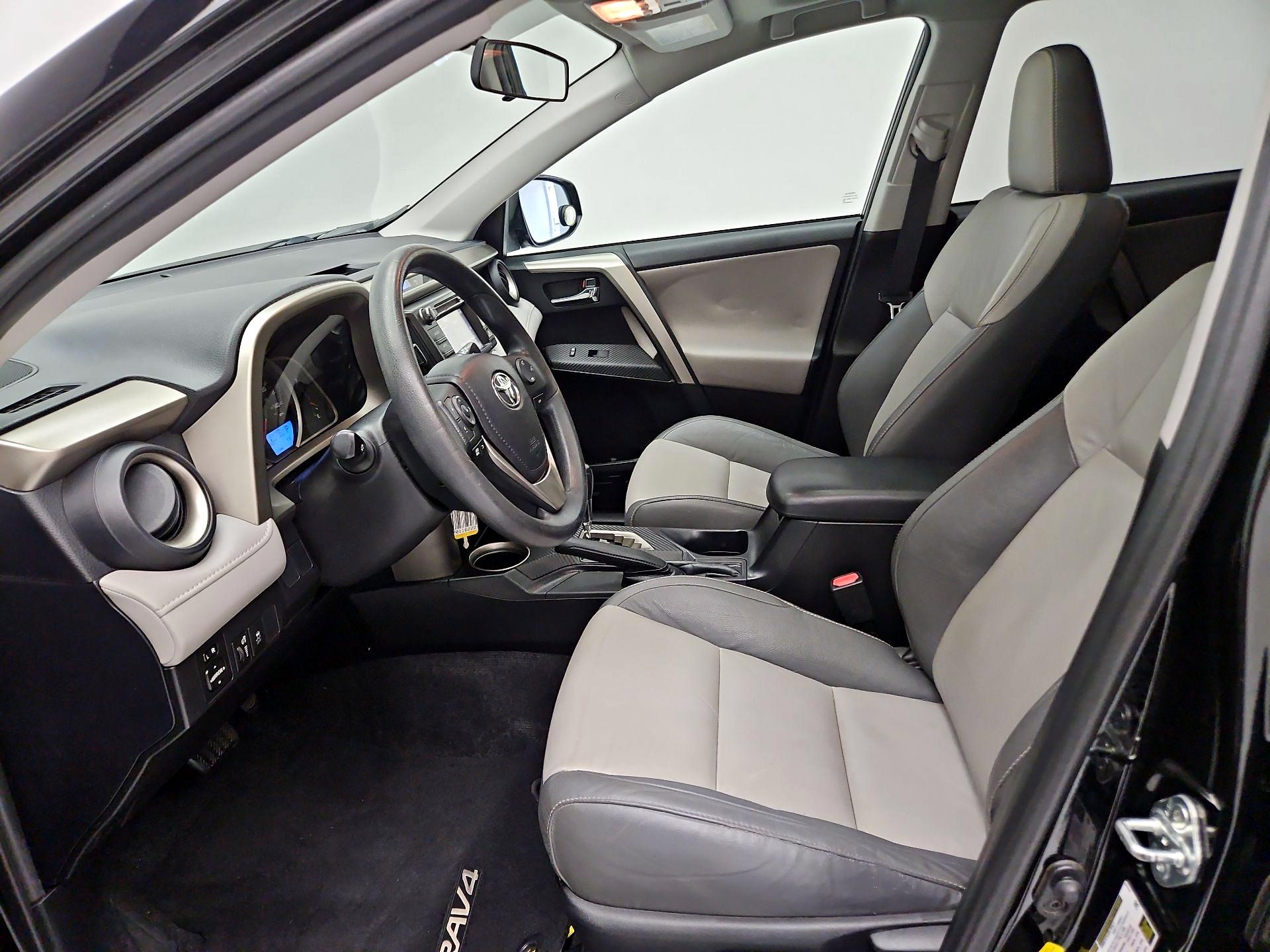 Thumbnail: 2015 Toyota RAV4 - 11
