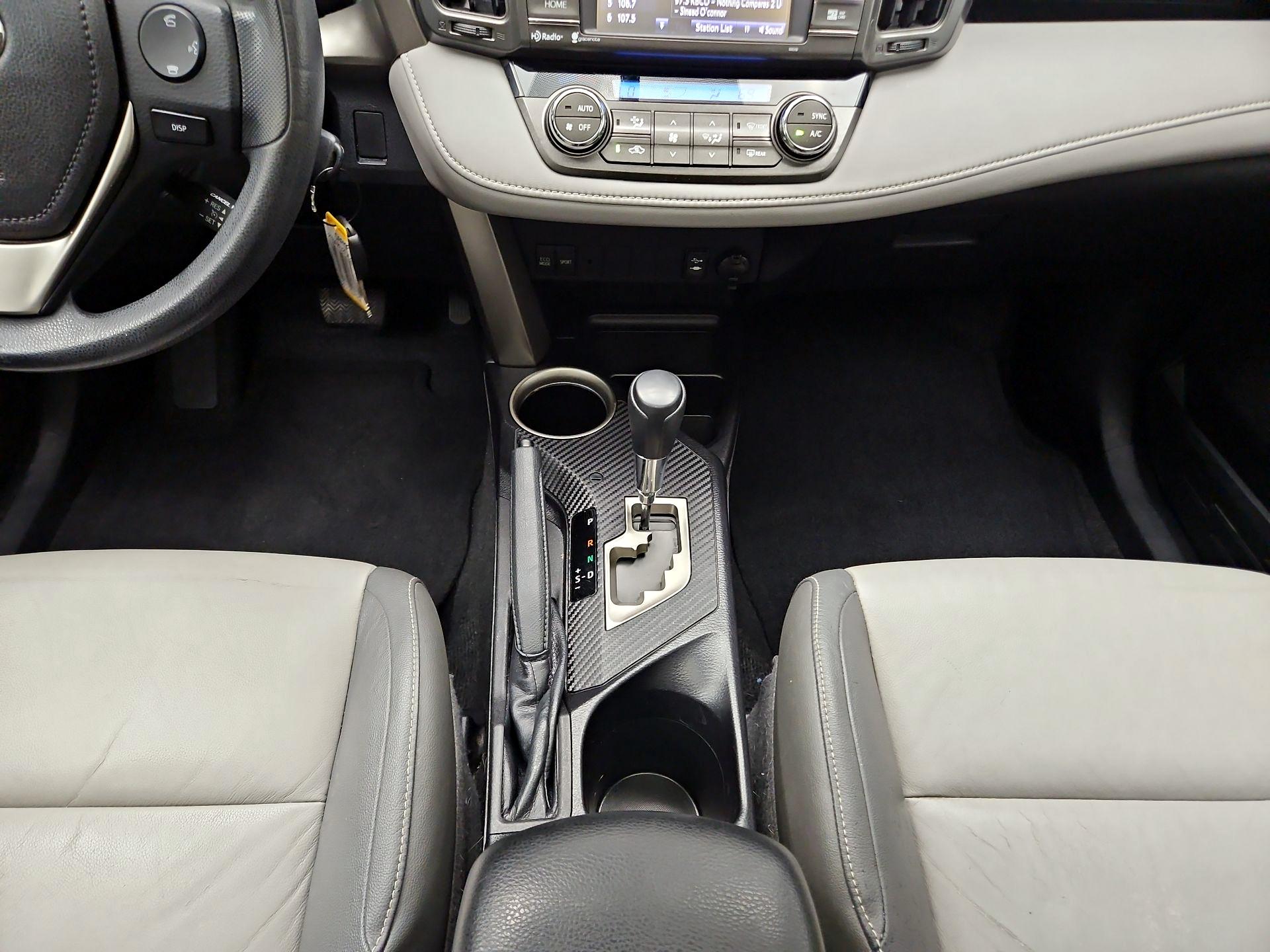 Thumbnail: 2015 Toyota RAV4 - 17