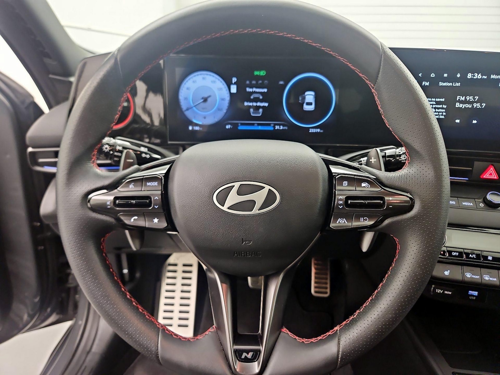 2024 Hyundai Elantra N Line - Photo 11