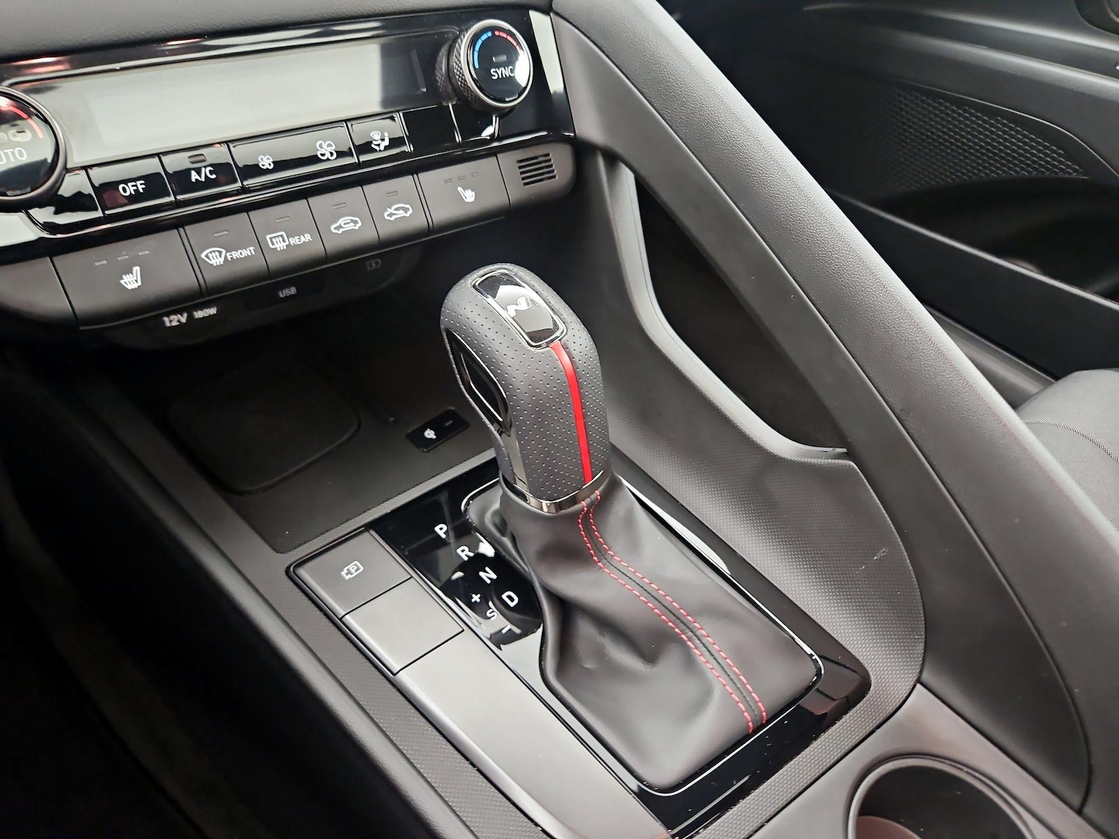 2024 Hyundai Elantra N Line - Photo 18
