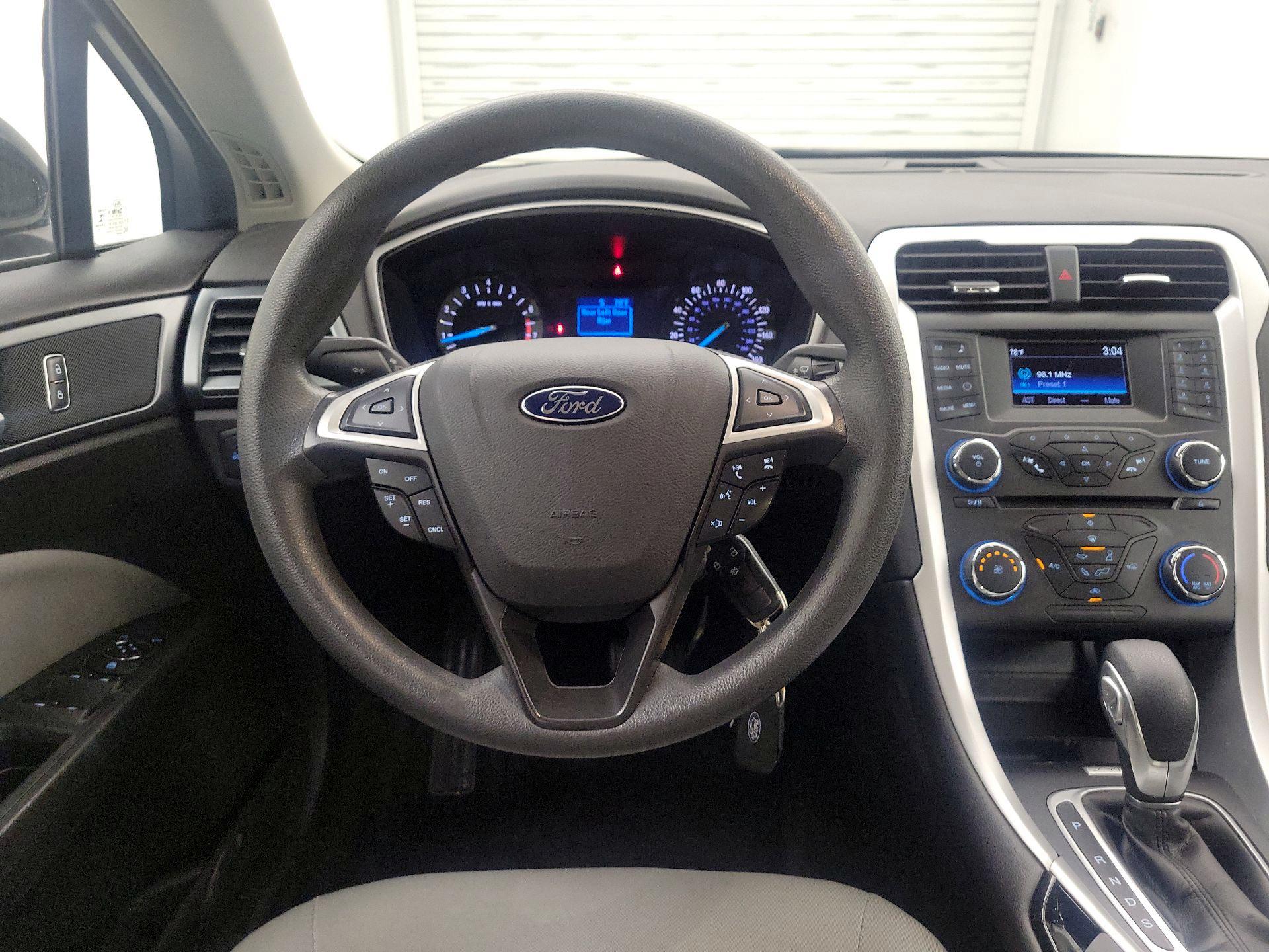 Thumbnail: 2015 Ford Fusion - 10