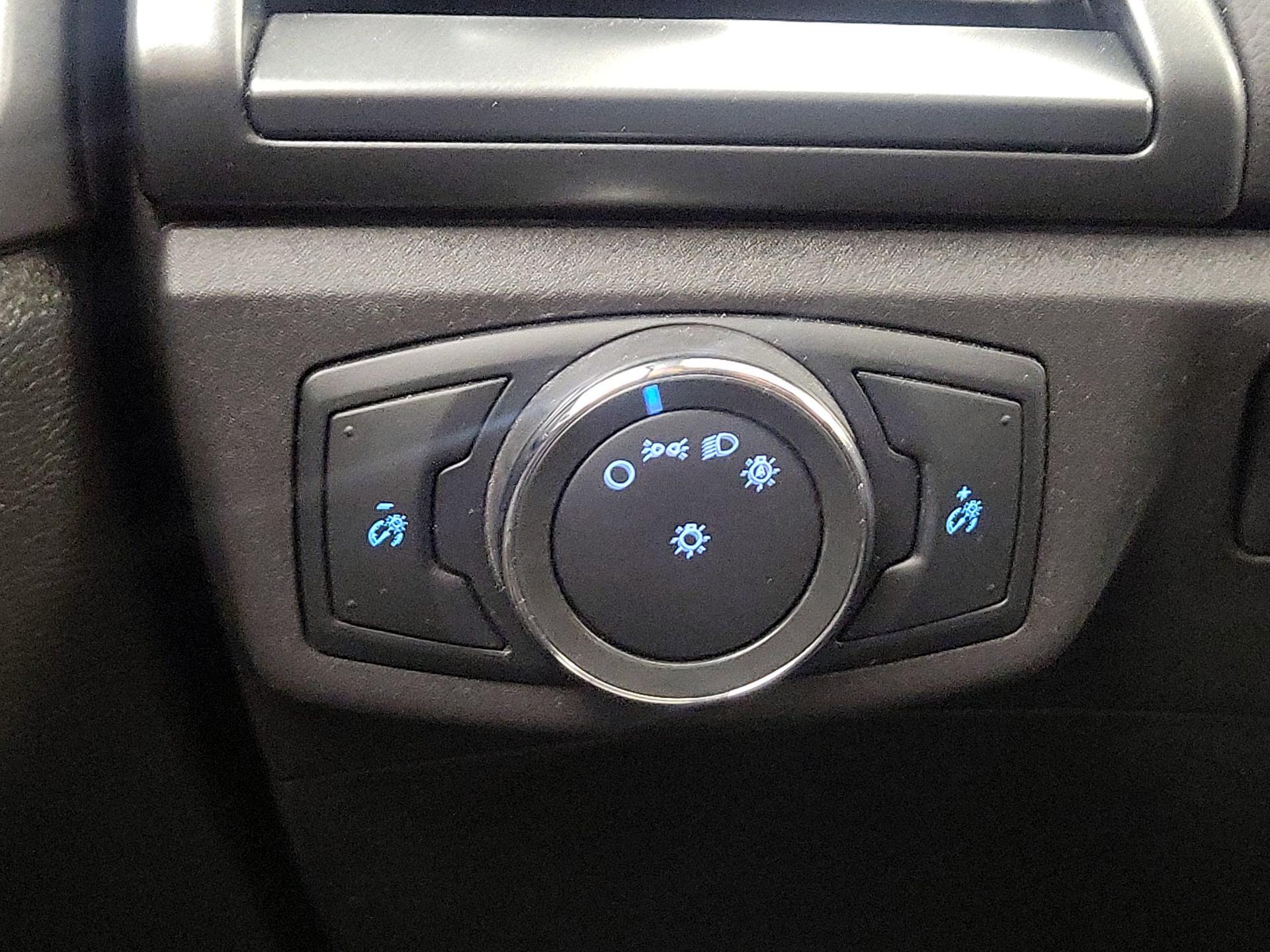 Thumbnail: 2015 Ford Fusion - 13