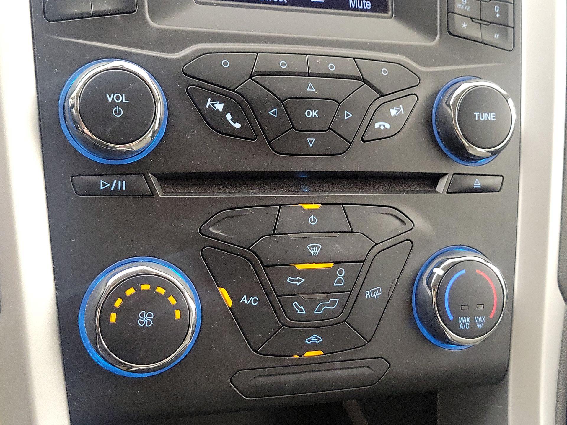 Thumbnail: 2015 Ford Fusion - 15