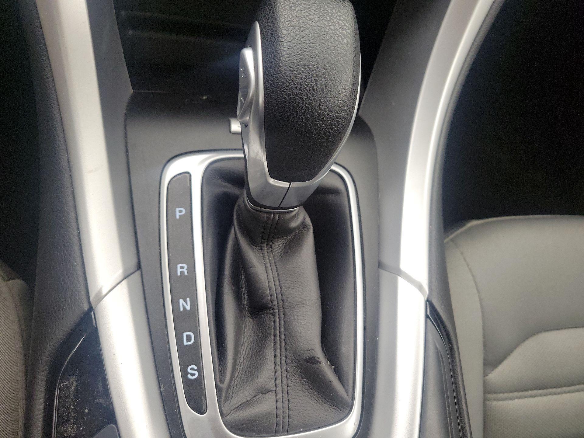 Thumbnail: 2015 Ford Fusion - 16