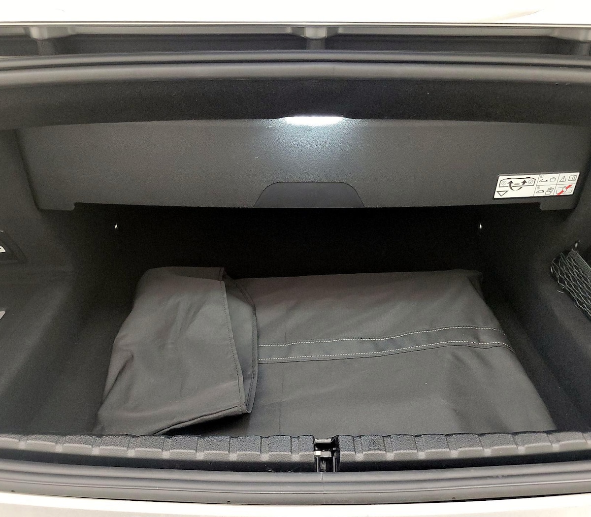 Trunk/Cargo (Seats Up)
