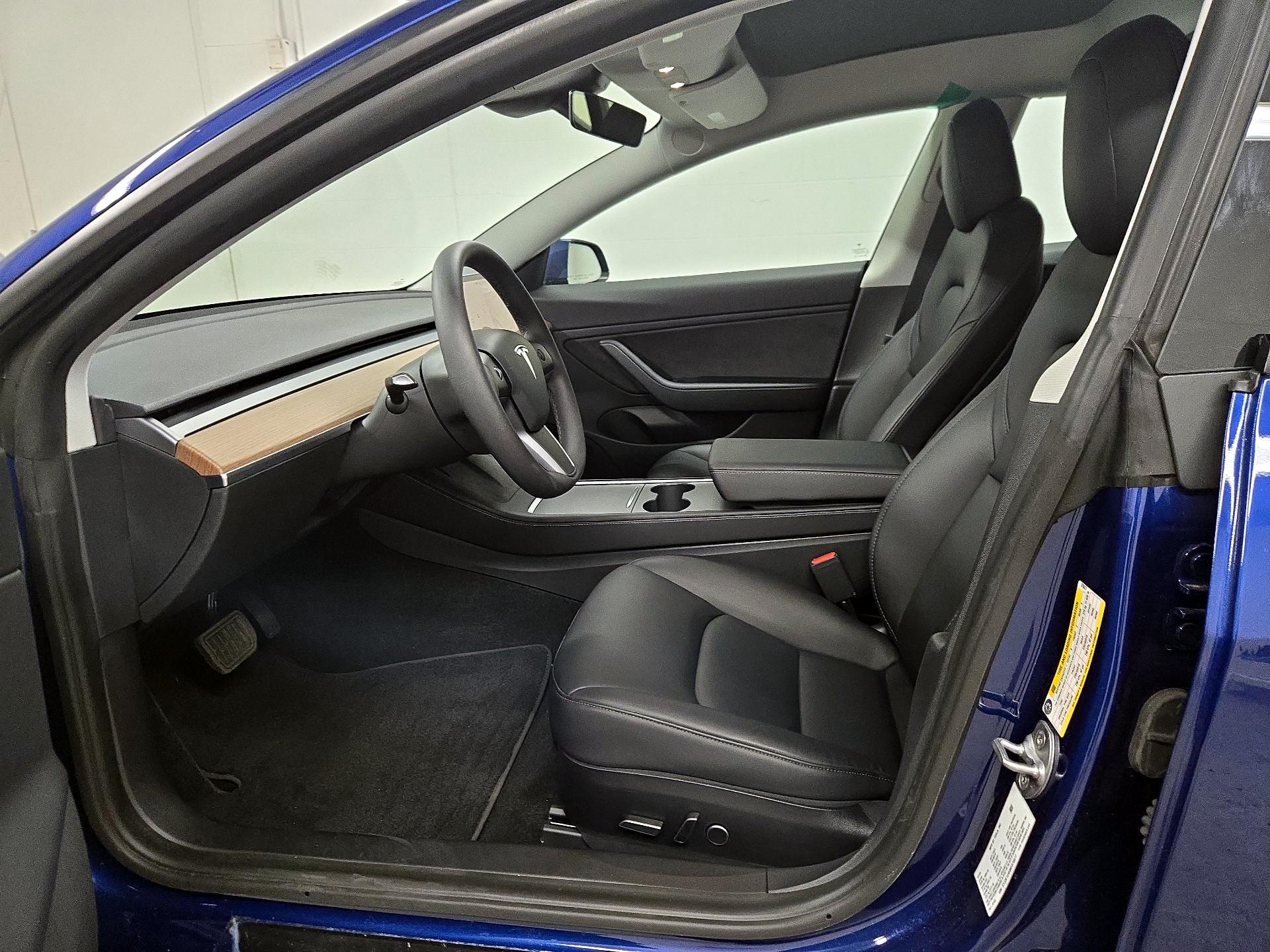 Thumbnail: 2021 Tesla Model 3 - 11