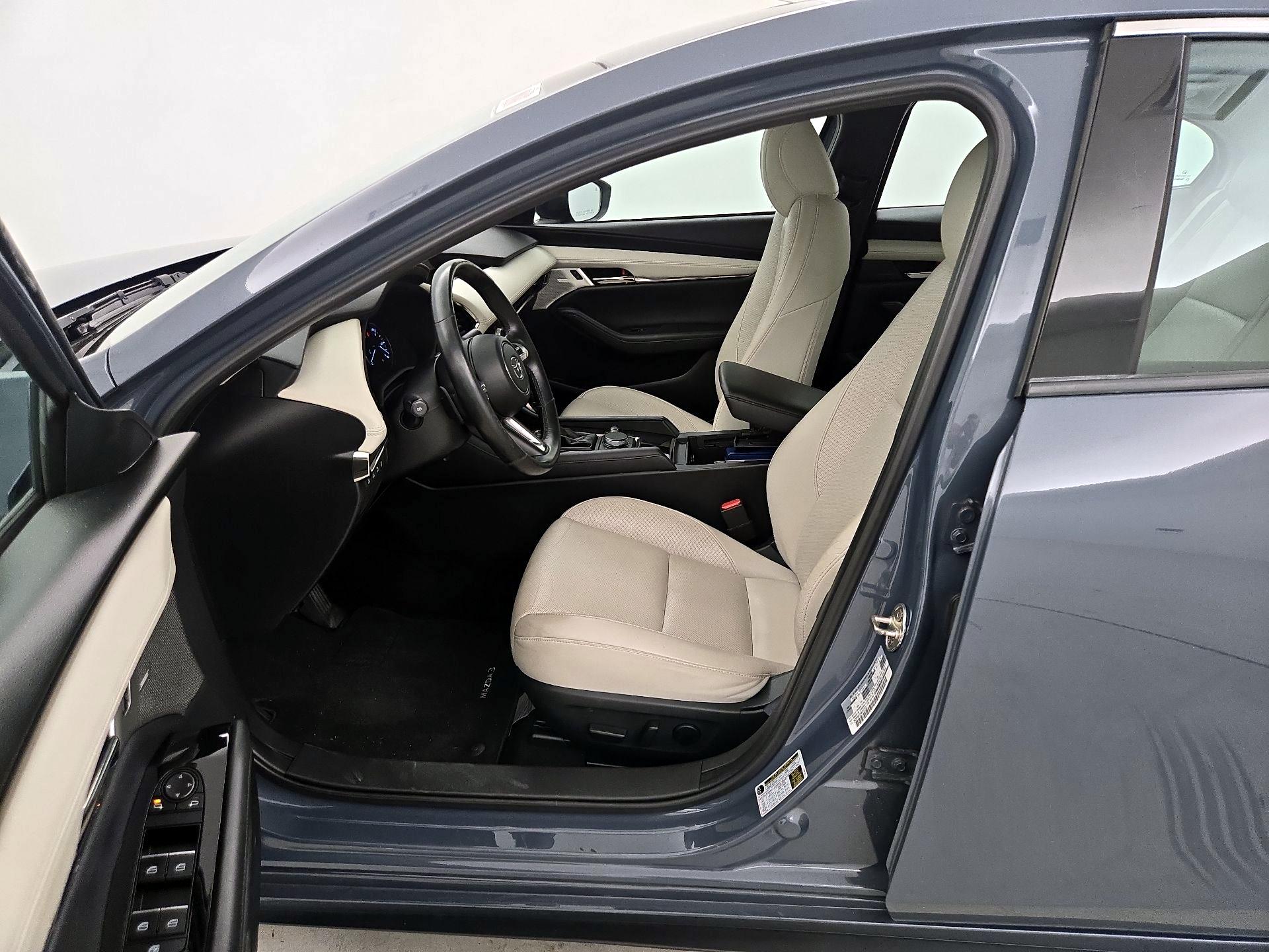 Thumbnail: 2022 Mazda Mazda3 - 11