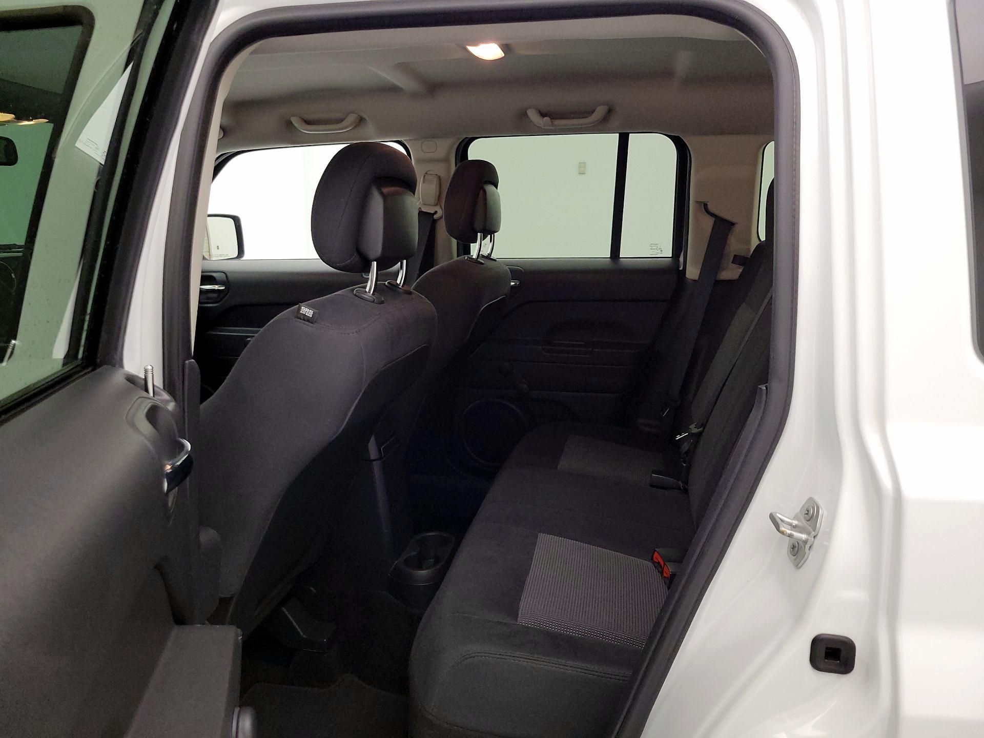 Thumbnail: 2015 Jeep Patriot - 16