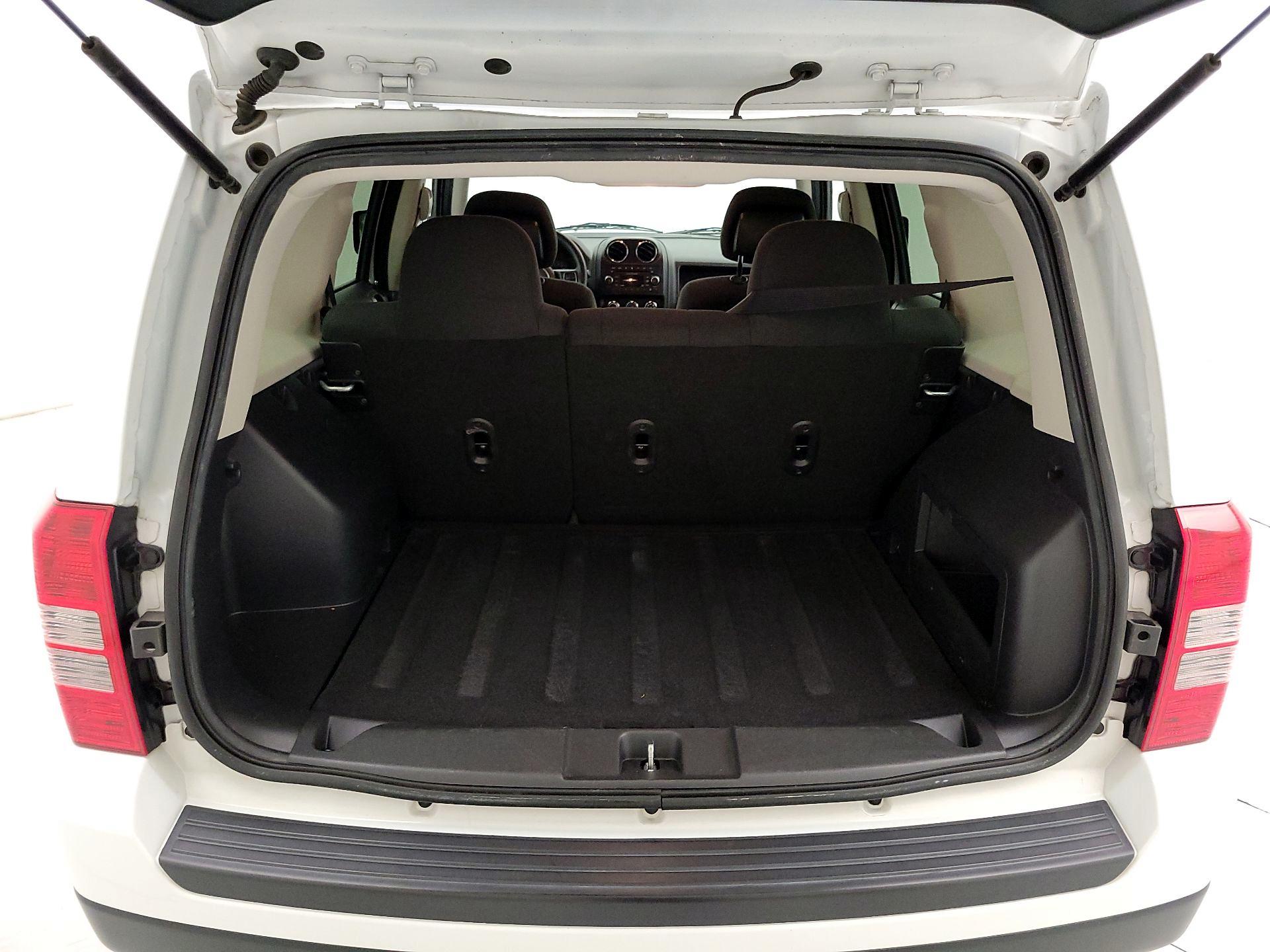 Thumbnail: 2015 Jeep Patriot - 17