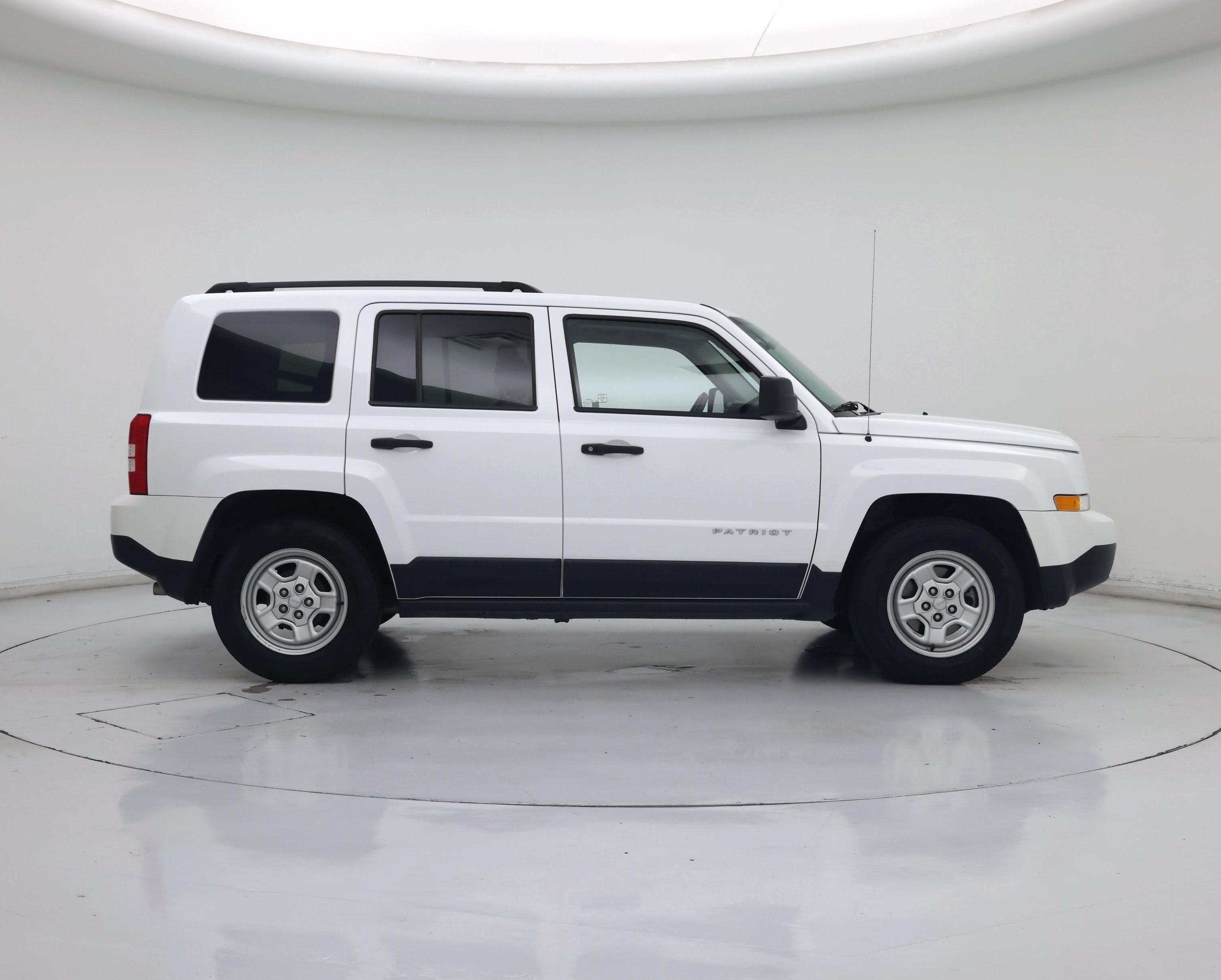Thumbnail: 2015 Jeep Patriot - 7