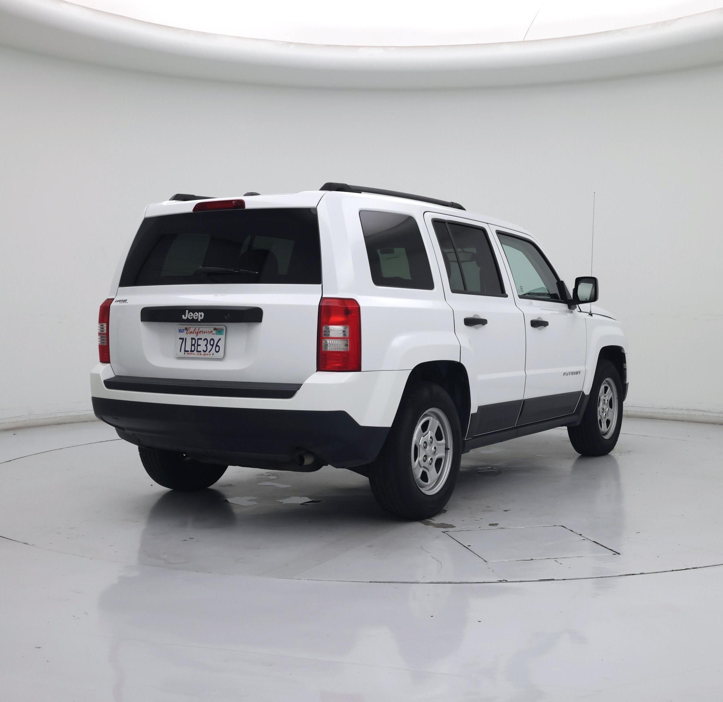 Thumbnail: 2015 Jeep Patriot - 8