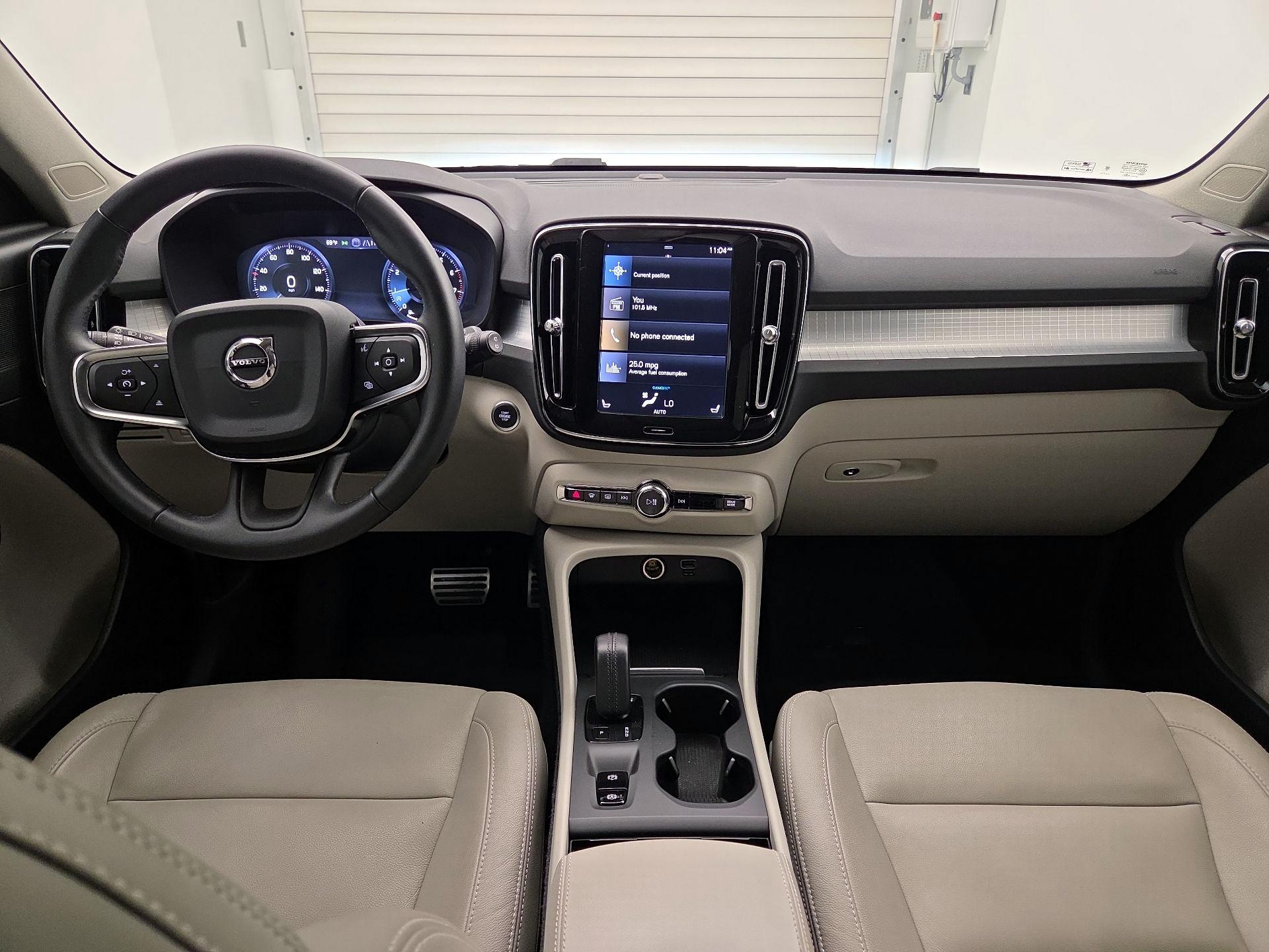 Thumbnail: 2019 Volvo XC40 - 9
