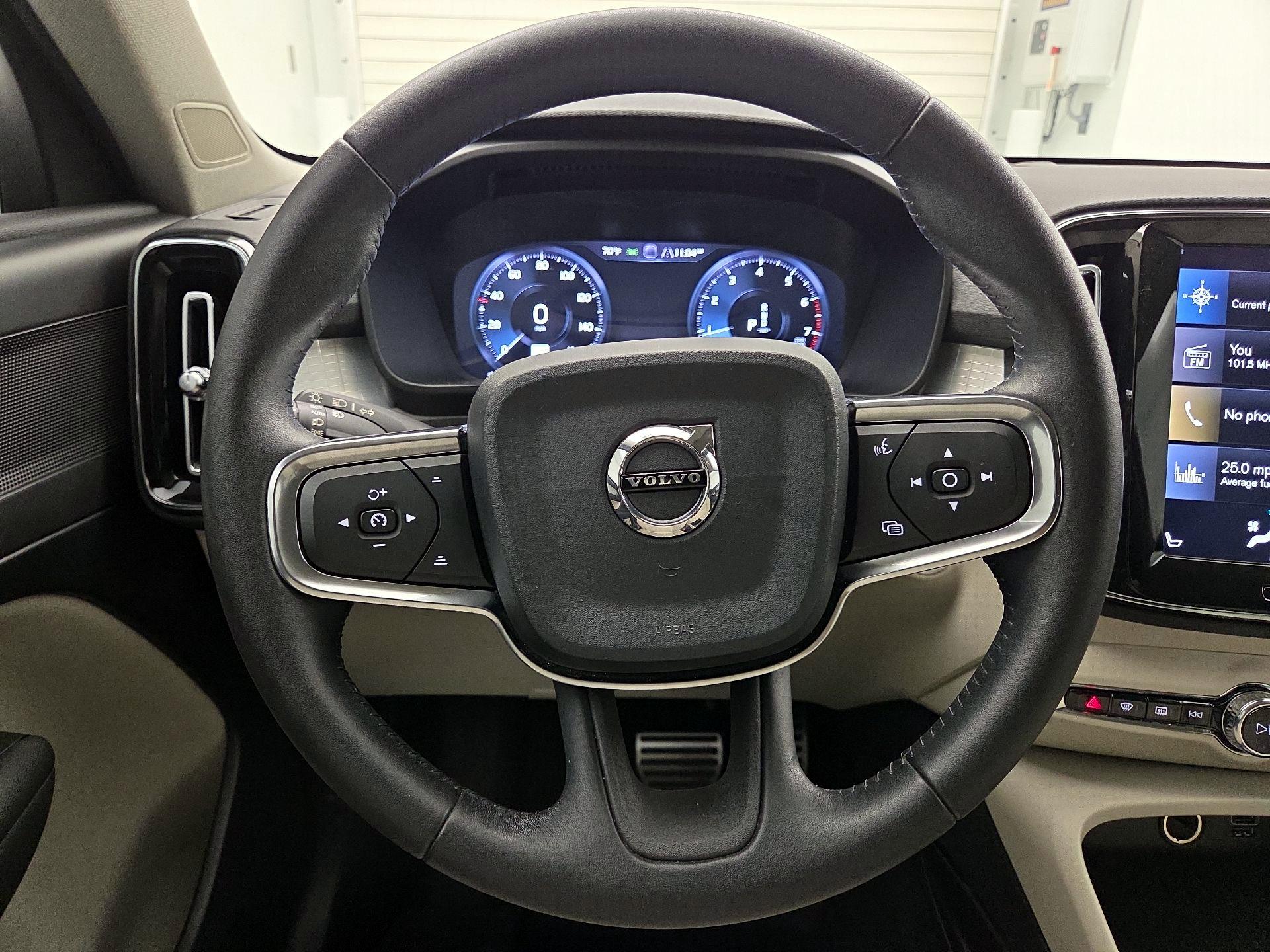 Thumbnail: 2019 Volvo XC40 - 10