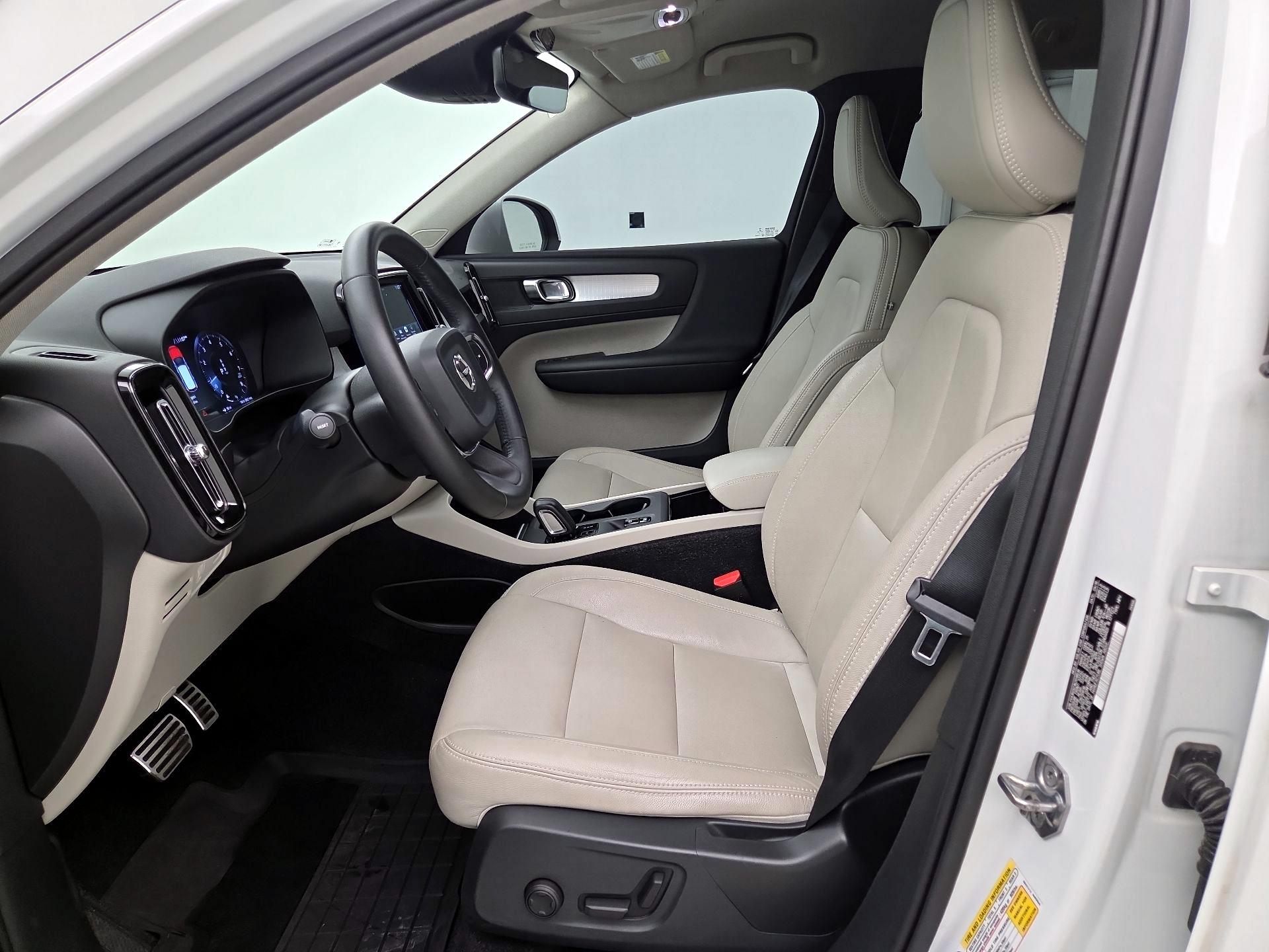 Thumbnail: 2019 Volvo XC40 - 11