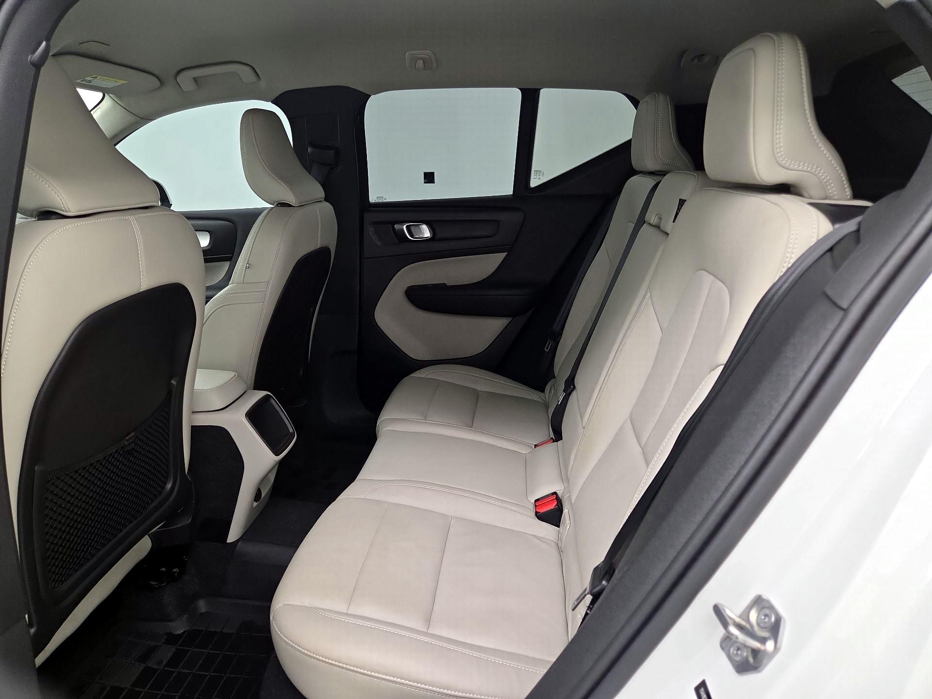 Thumbnail: 2019 Volvo XC40 - 19