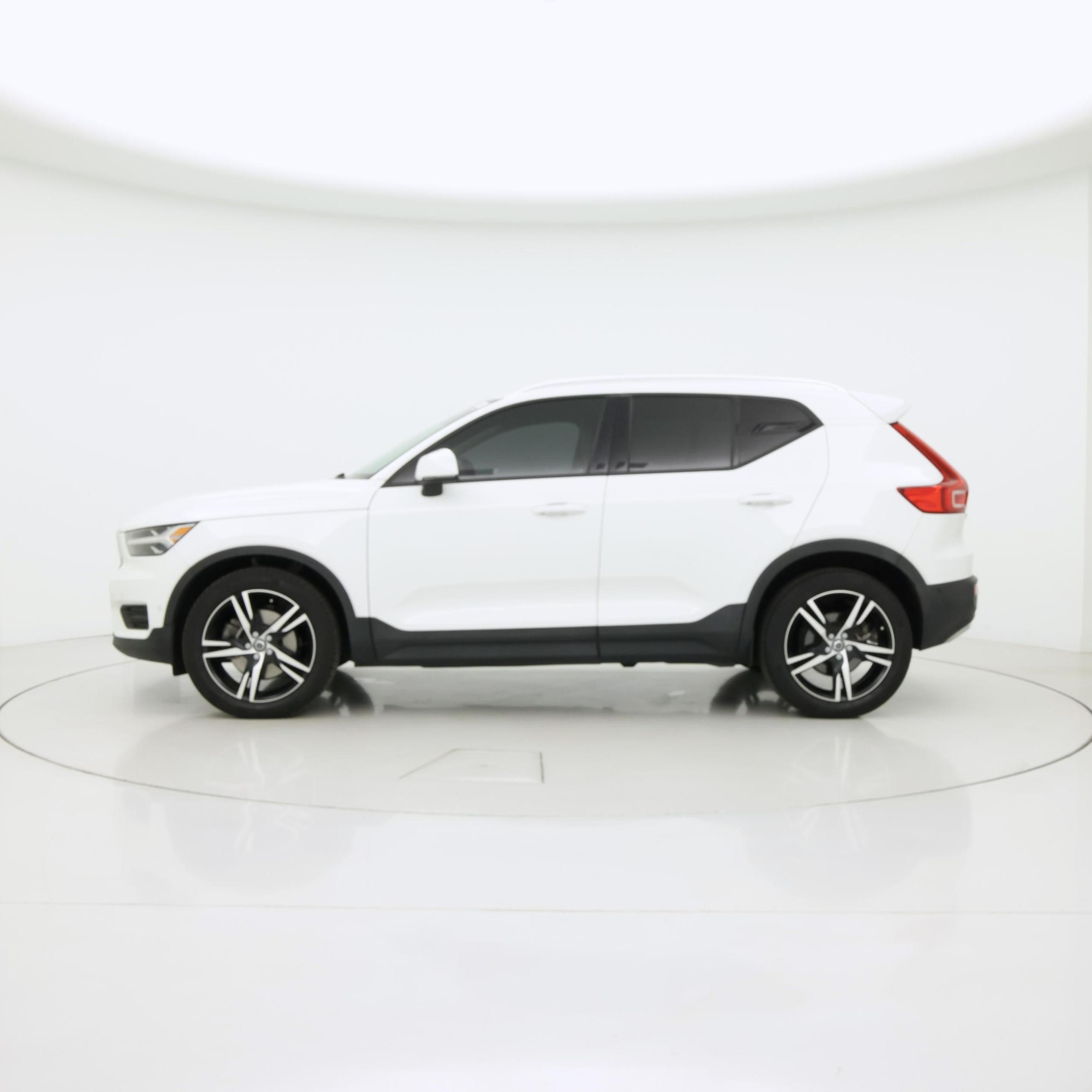 Thumbnail: 2019 Volvo XC40 - 3