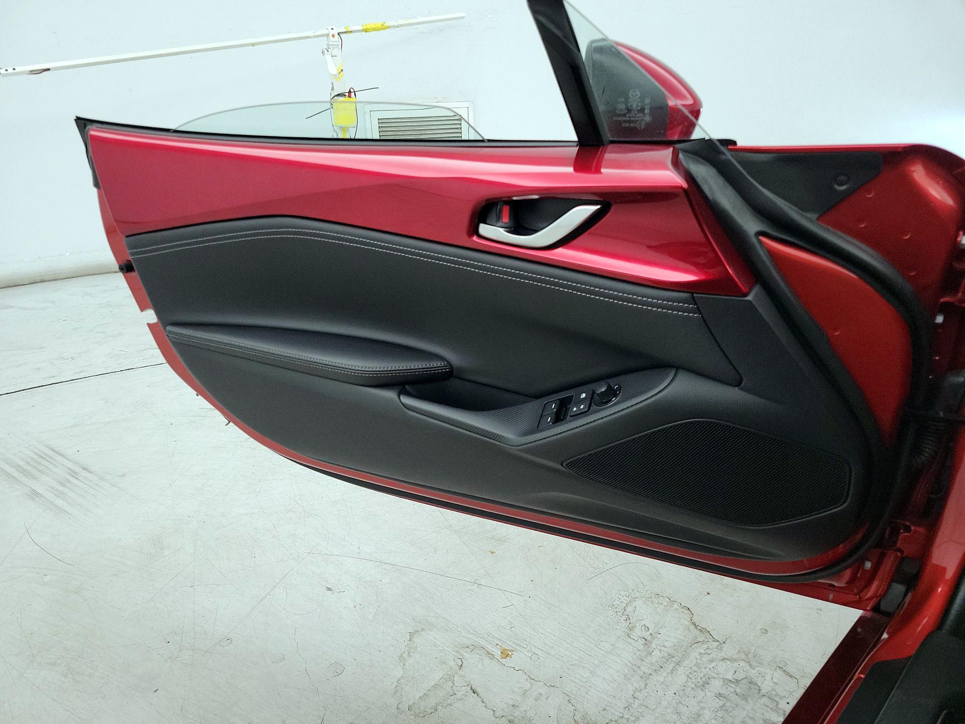Thumbnail: 2025 Mazda MX-5 Miata - 12