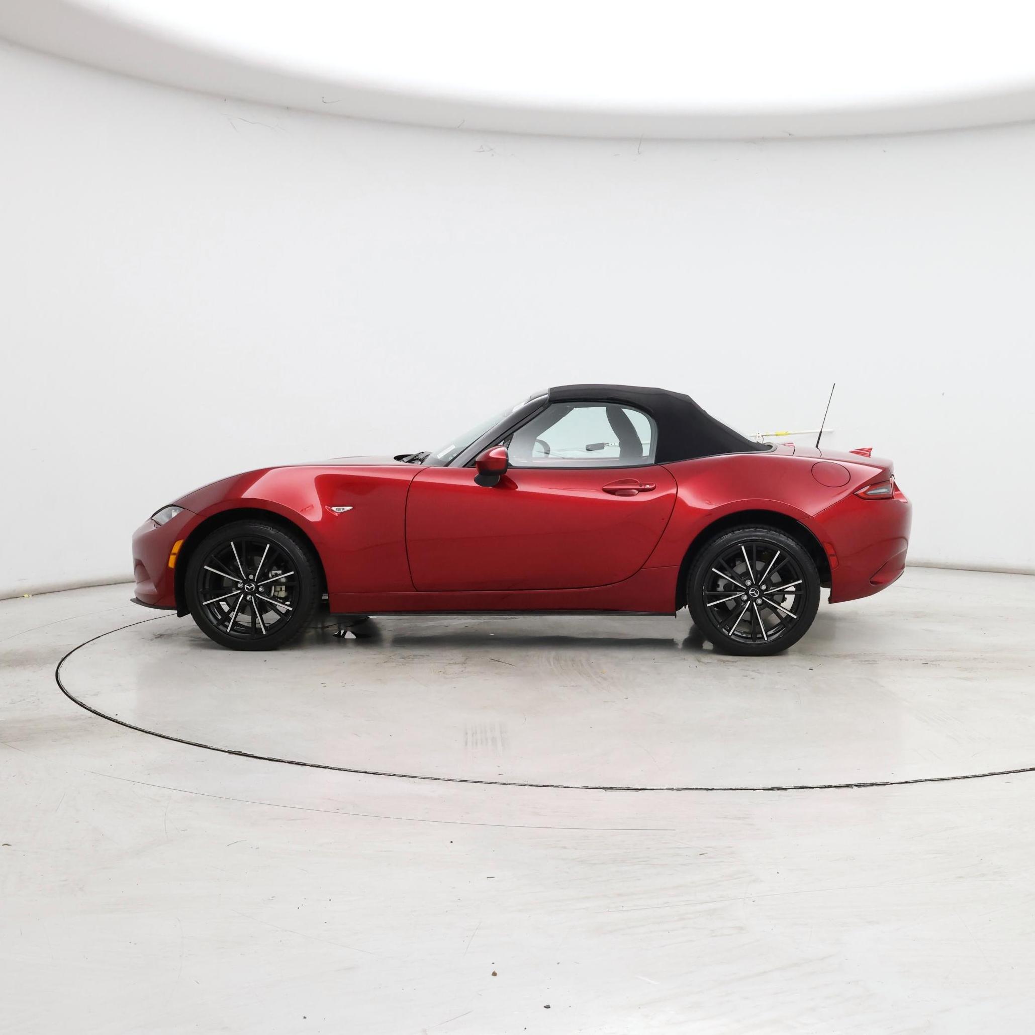 Thumbnail: 2025 Mazda MX-5 Miata - 3