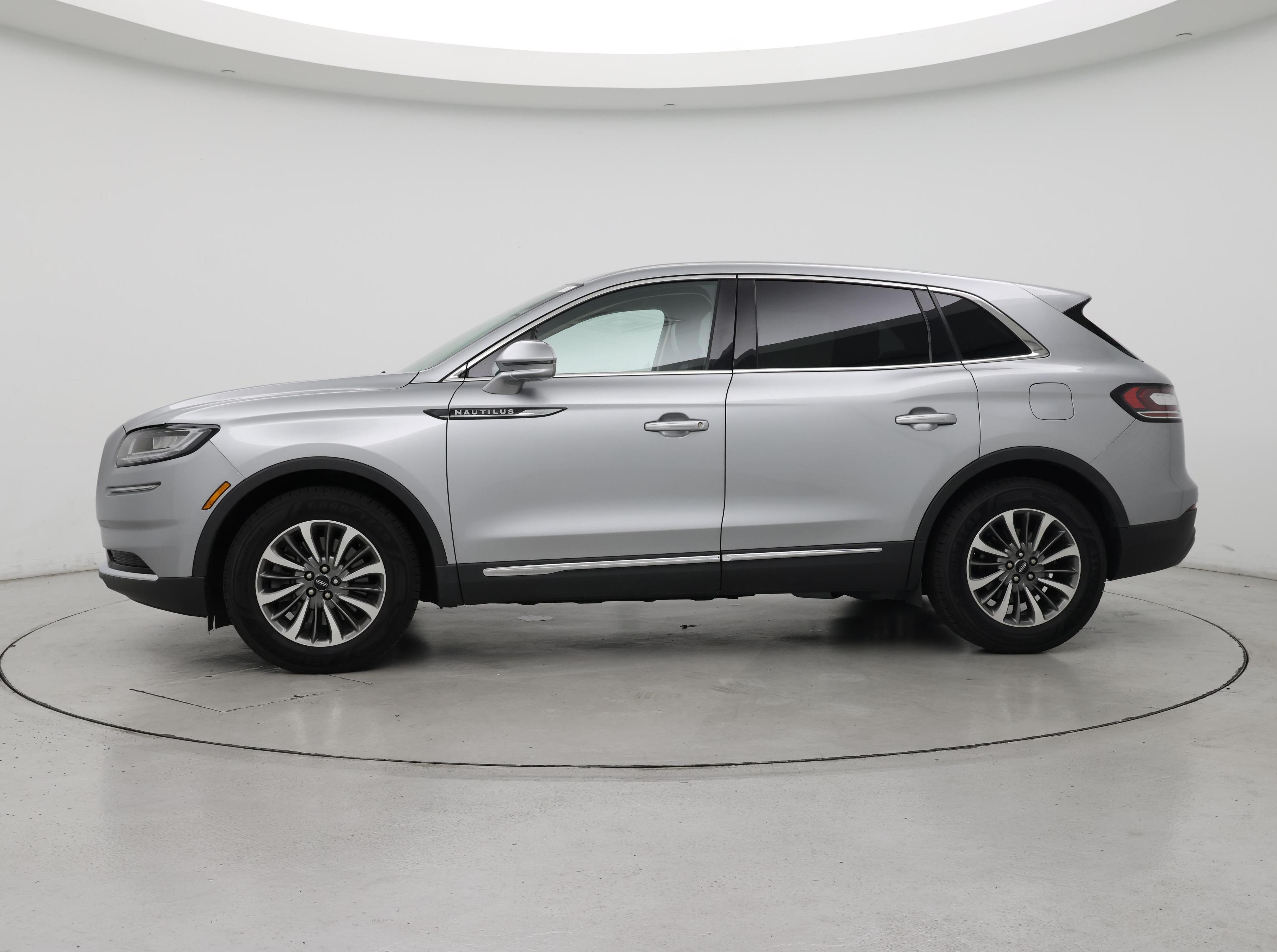 Thumbnail: 2021 Lincoln Nautilus - 3