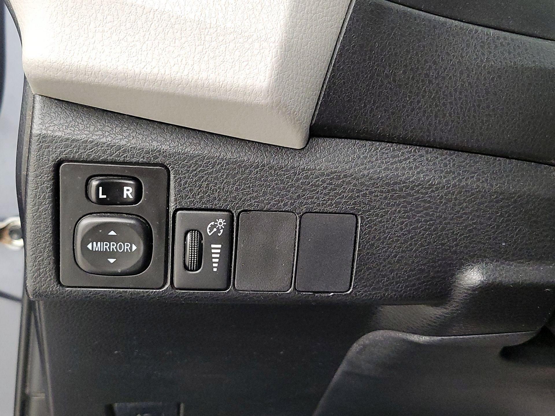 Thumbnail: 2014 Toyota Corolla - 13