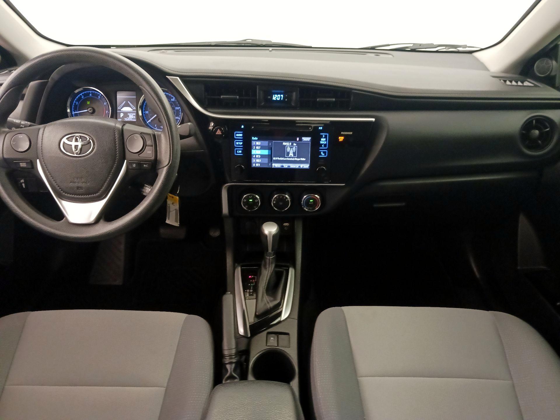 Thumbnail: 2017 Toyota Corolla - 9