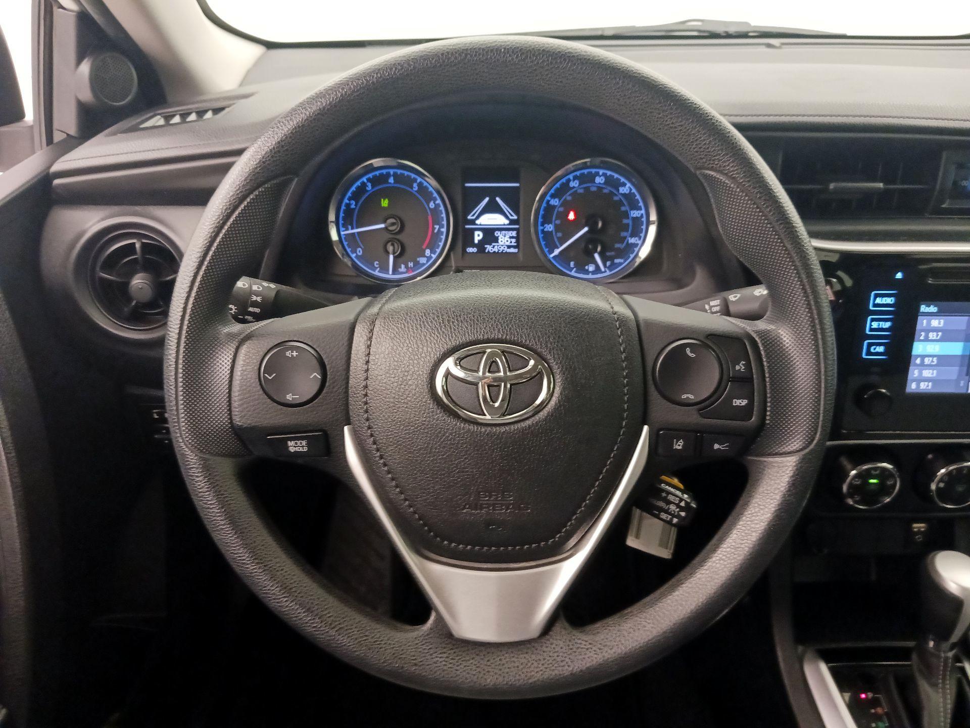Thumbnail: 2017 Toyota Corolla - 10