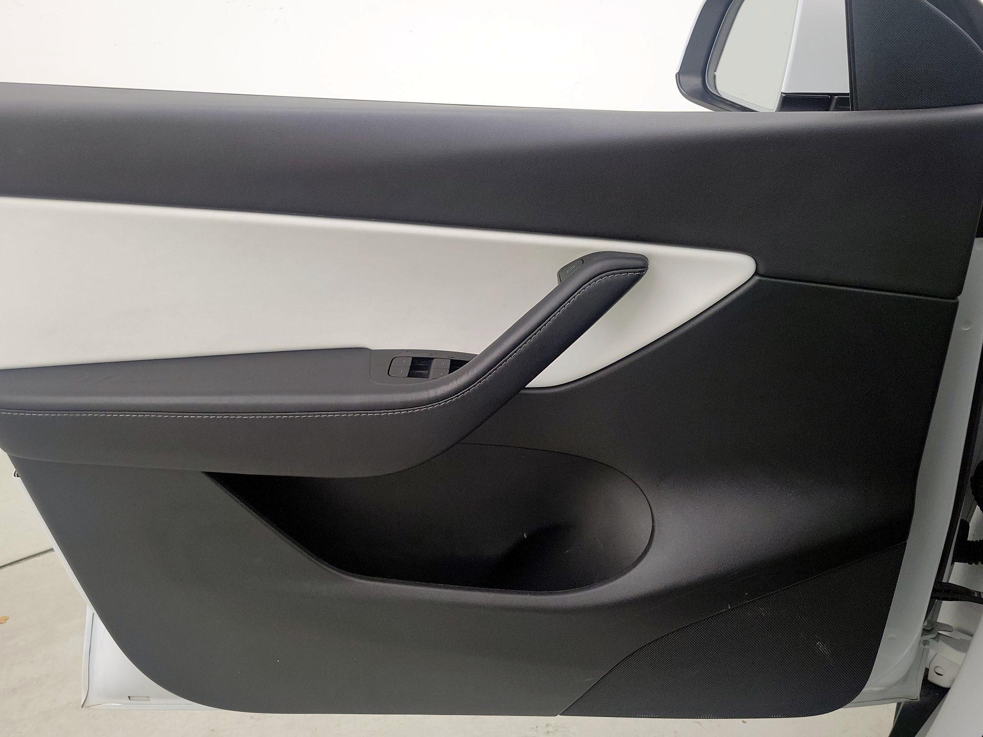 Thumbnail: 2022 Tesla Model Y - 12